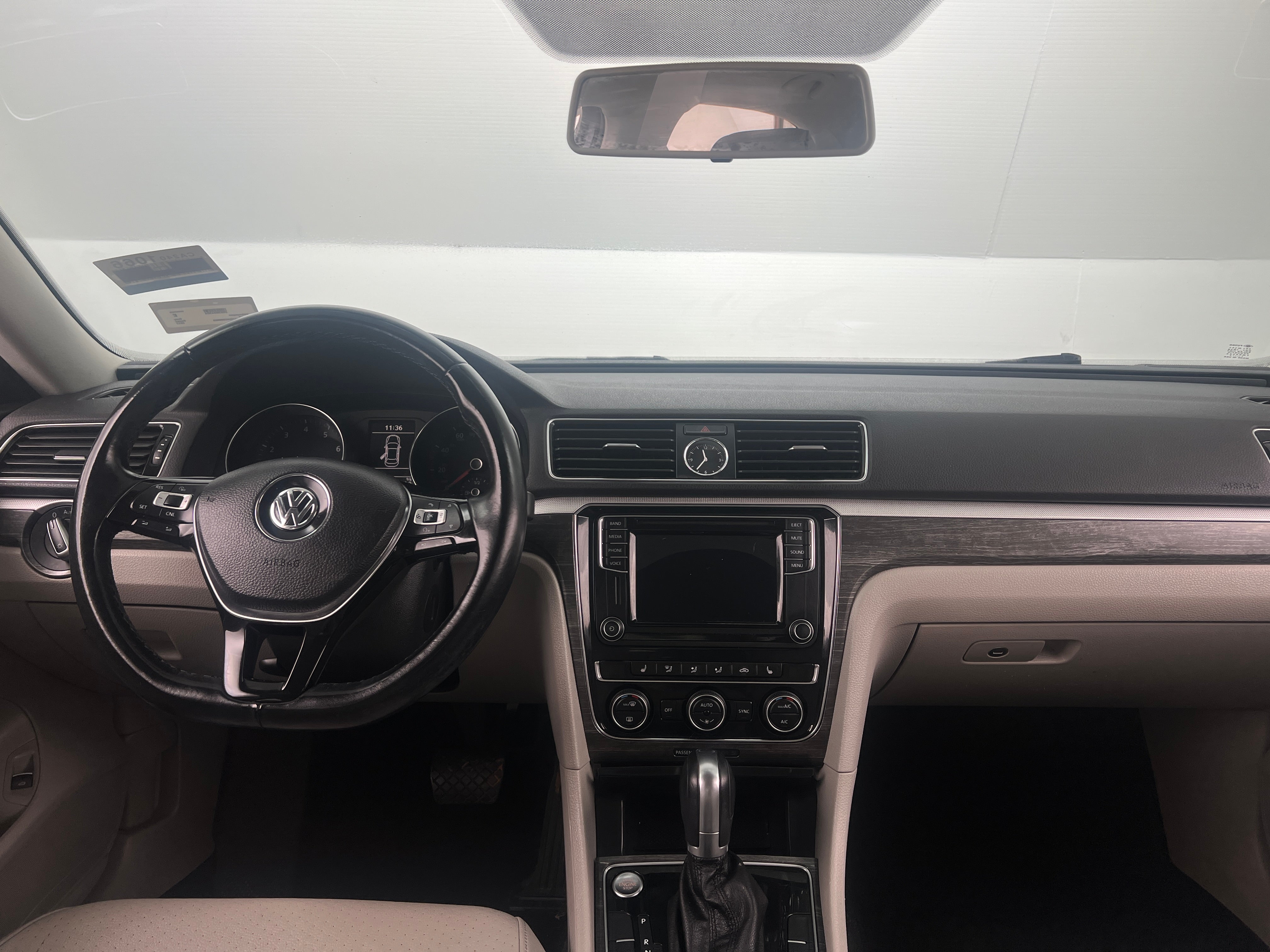 2017 Volkswagen Passat SE 2