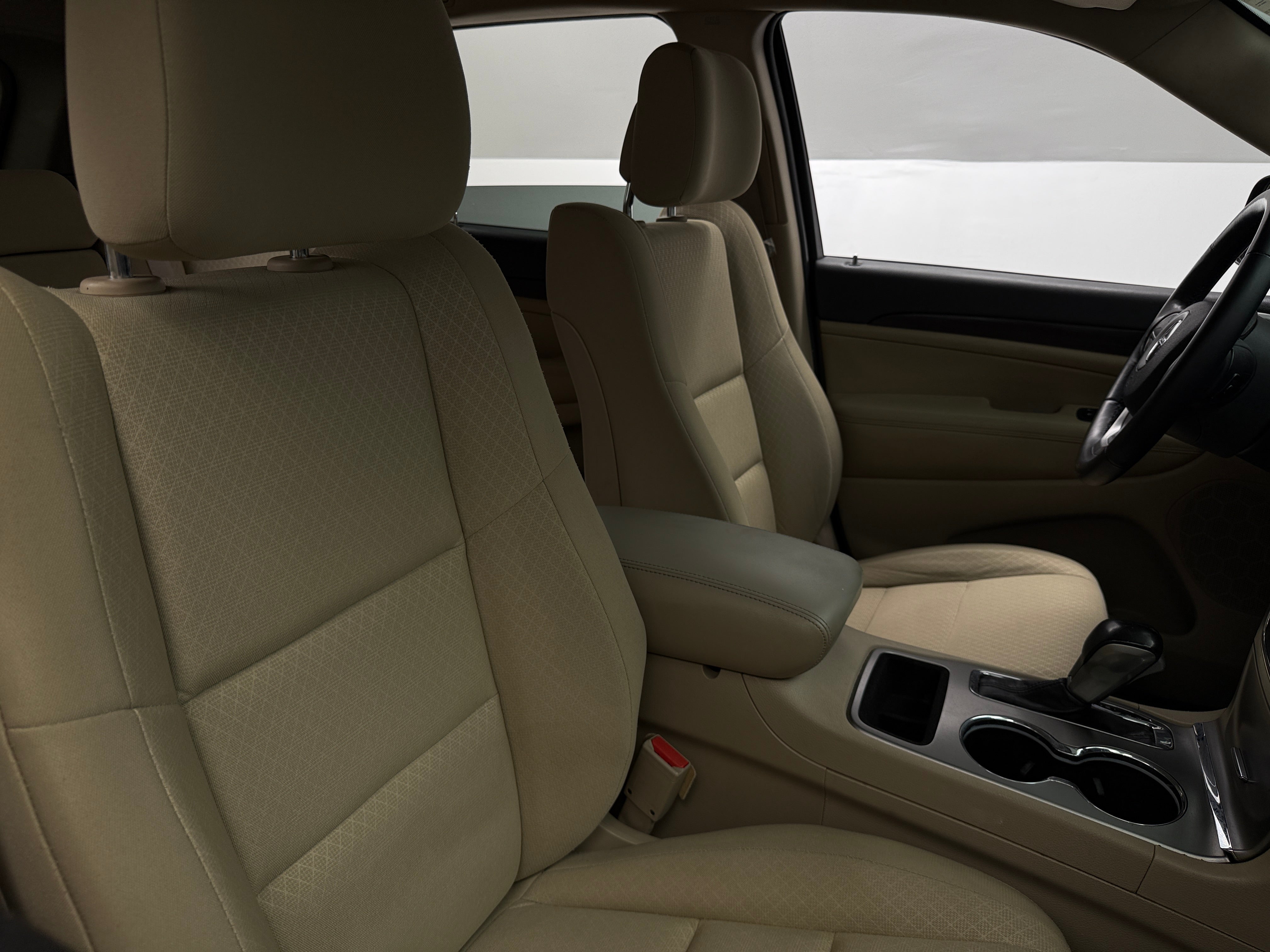 2018 Jeep Grand Cherokee Laredo 2