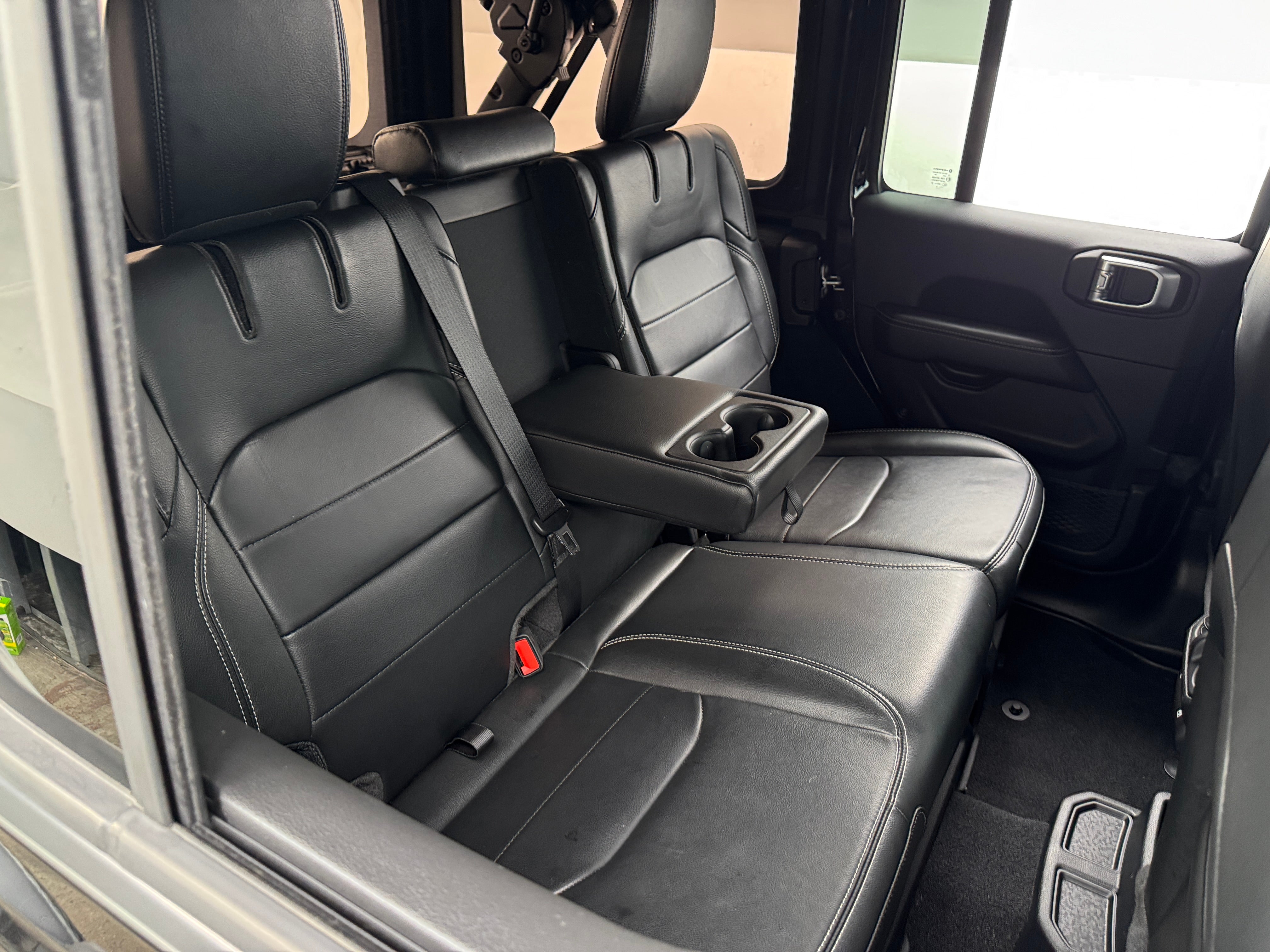 2022 Jeep Wrangler Unlimited Sahara 4xe 5
