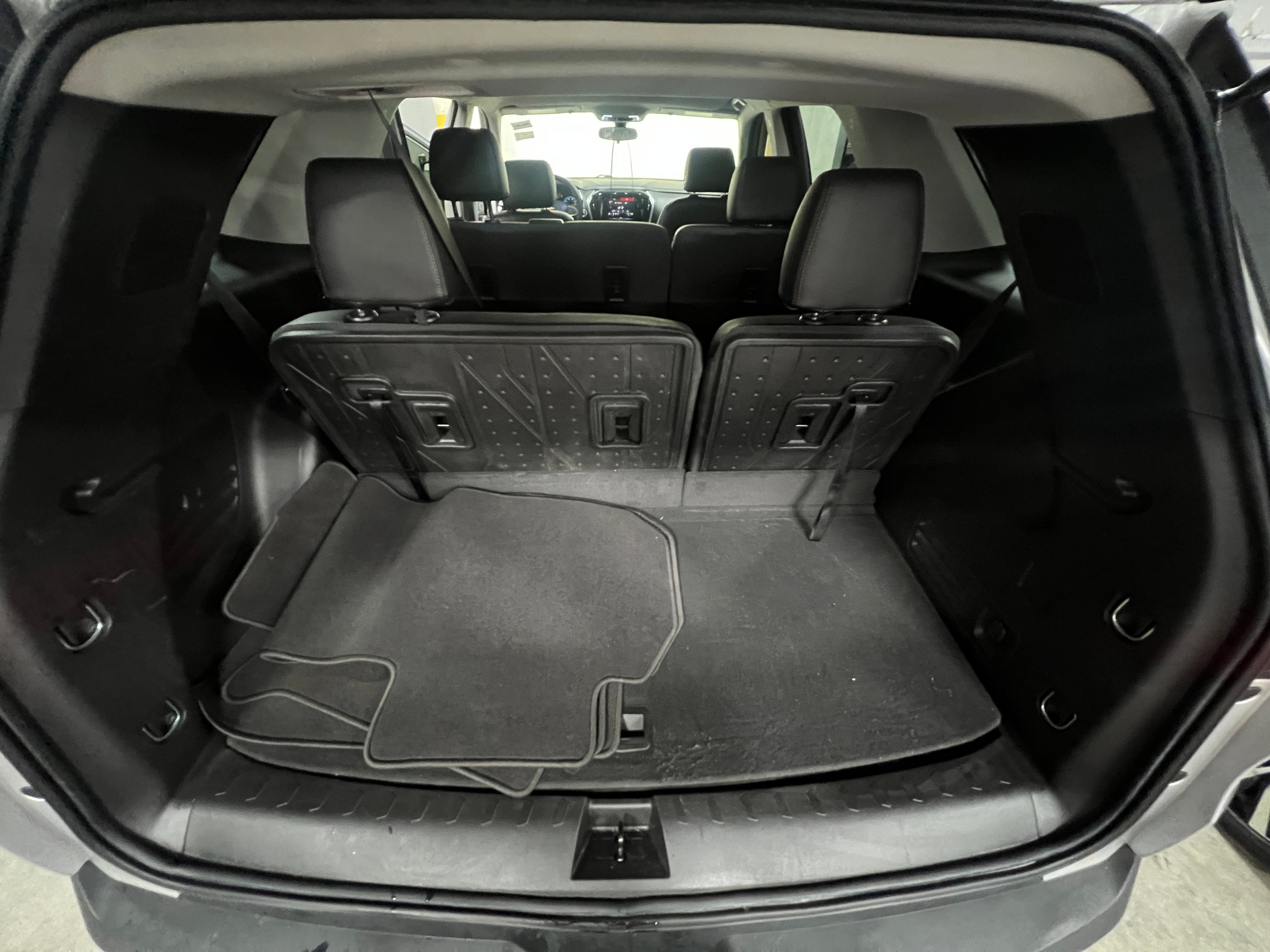 2020 Chevrolet Traverse LS 7