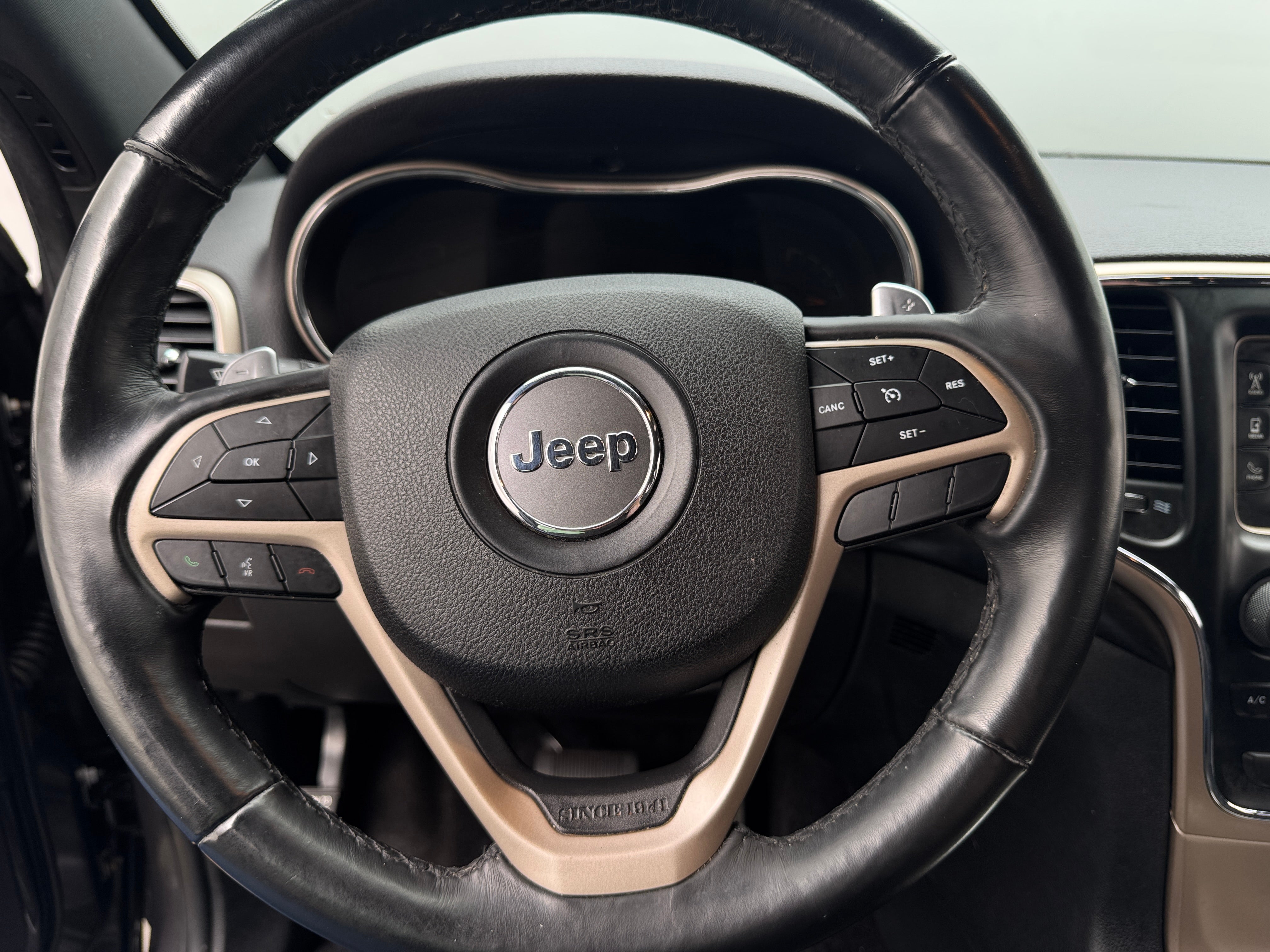 2017 Jeep Grand Cherokee Laredo 5