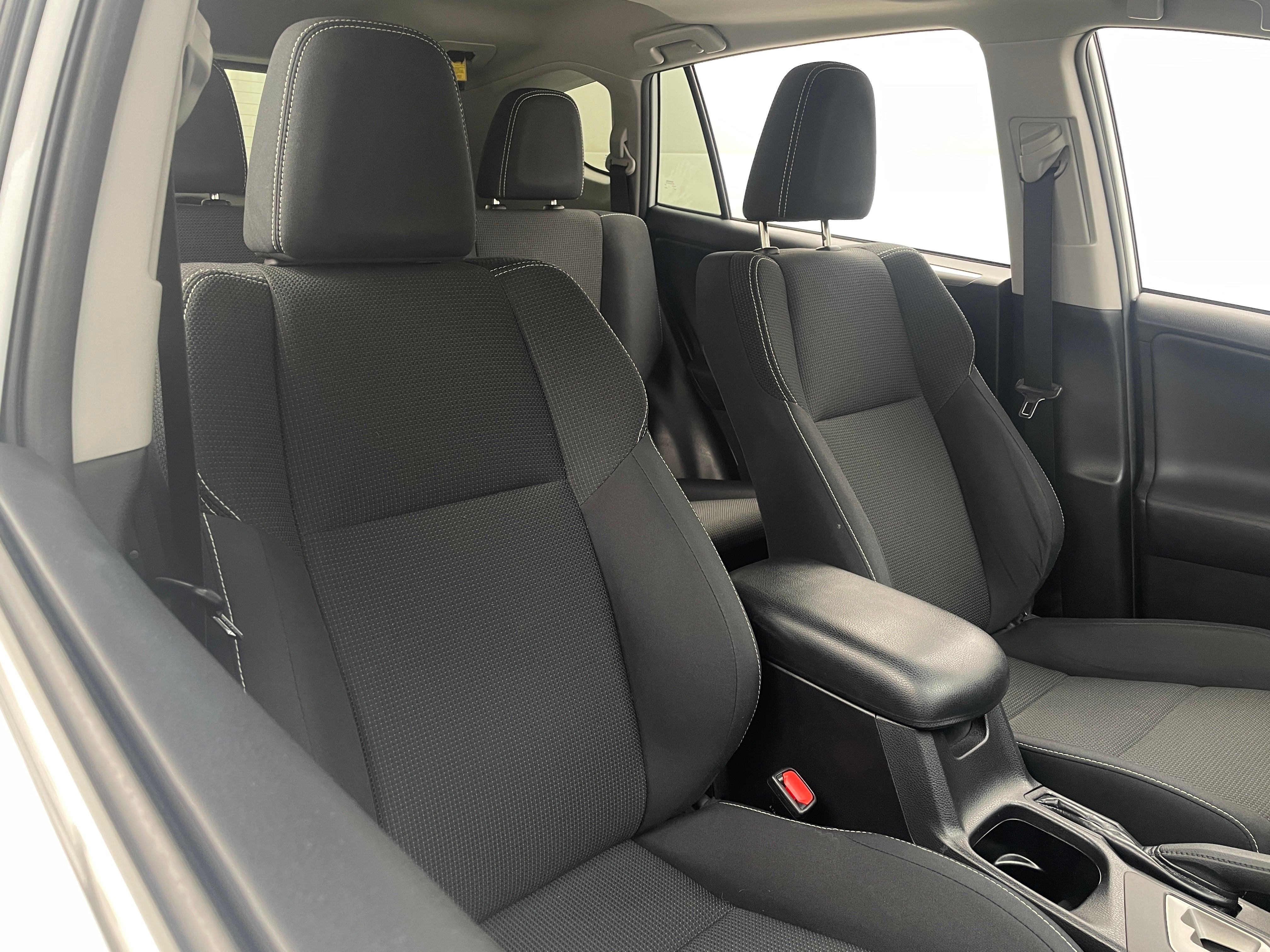 2018 Toyota RAV4 XLE 2