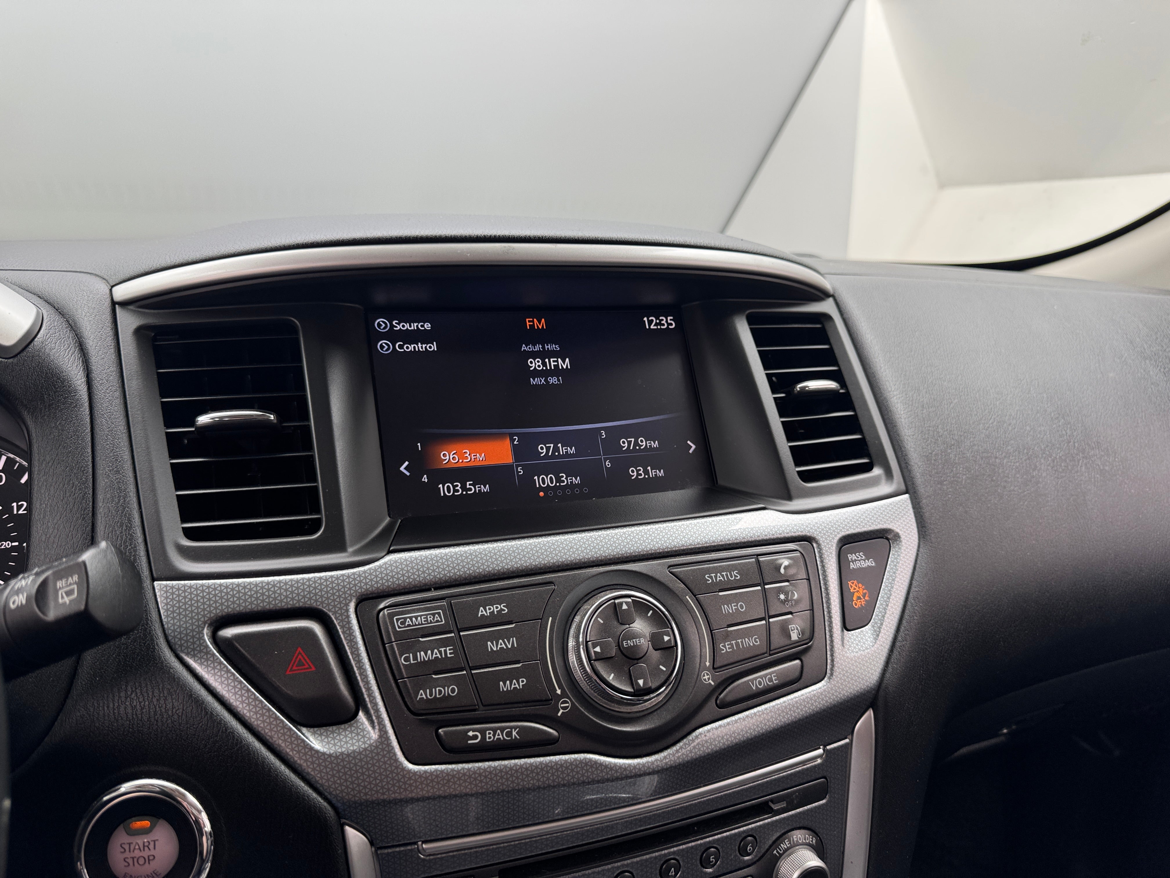 Thumbnail: 2018 Nissan Pathfinder - 3