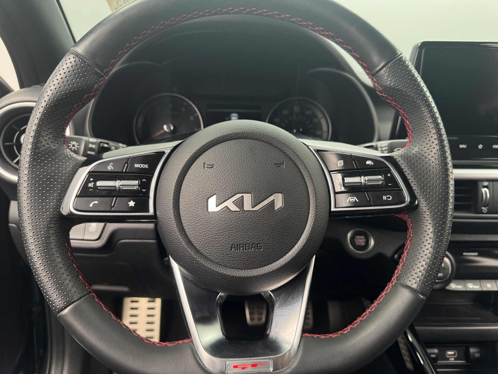 Thumbnail: 2023 Kia Forte - 4