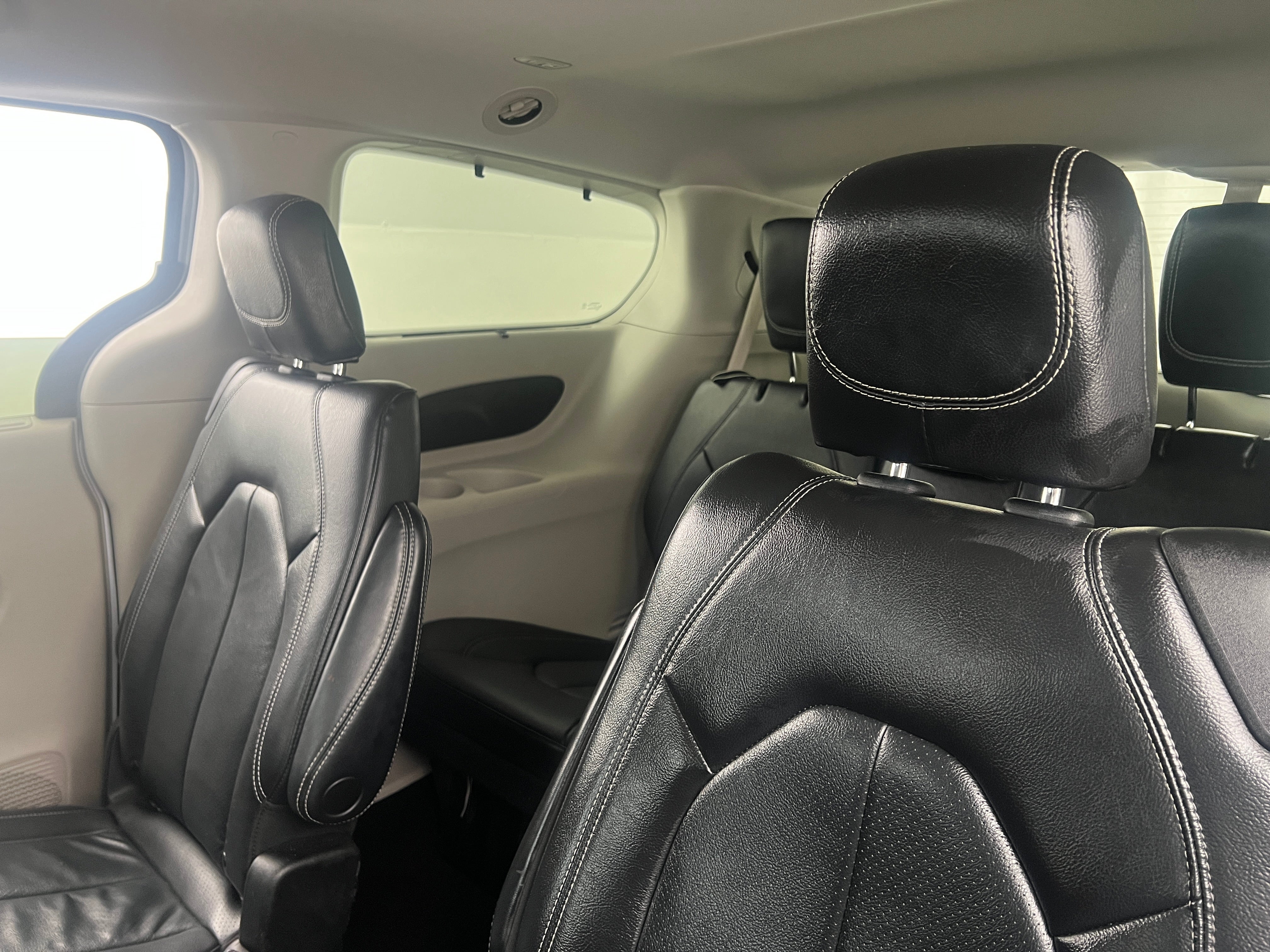 2022 Chrysler Pacifica Touring L 5