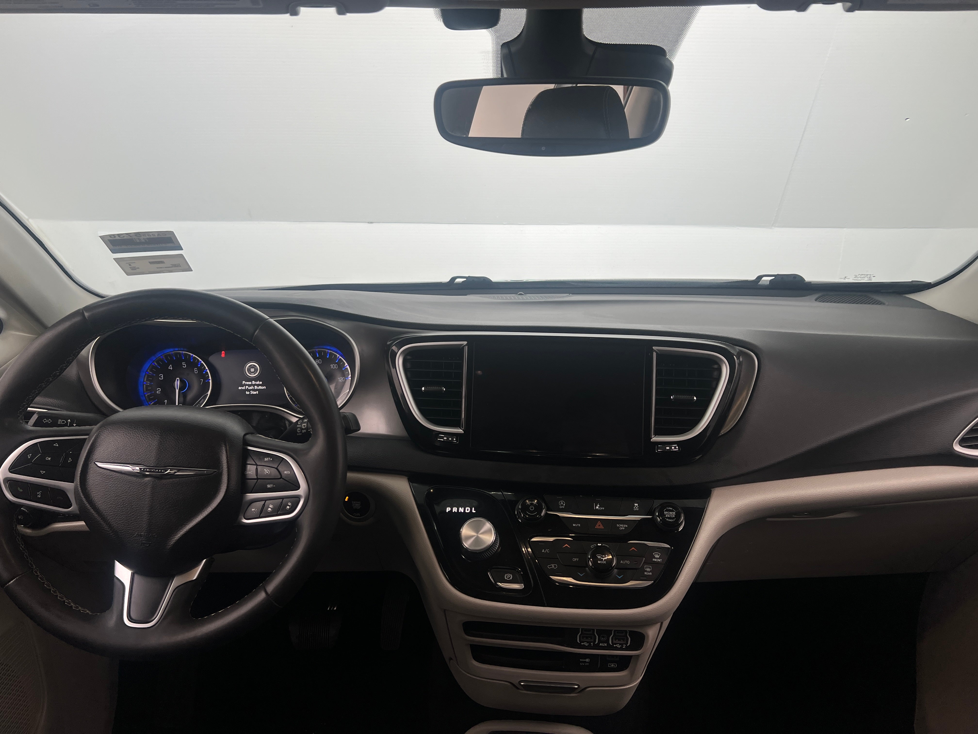 2022 Chrysler Pacifica Touring L 2