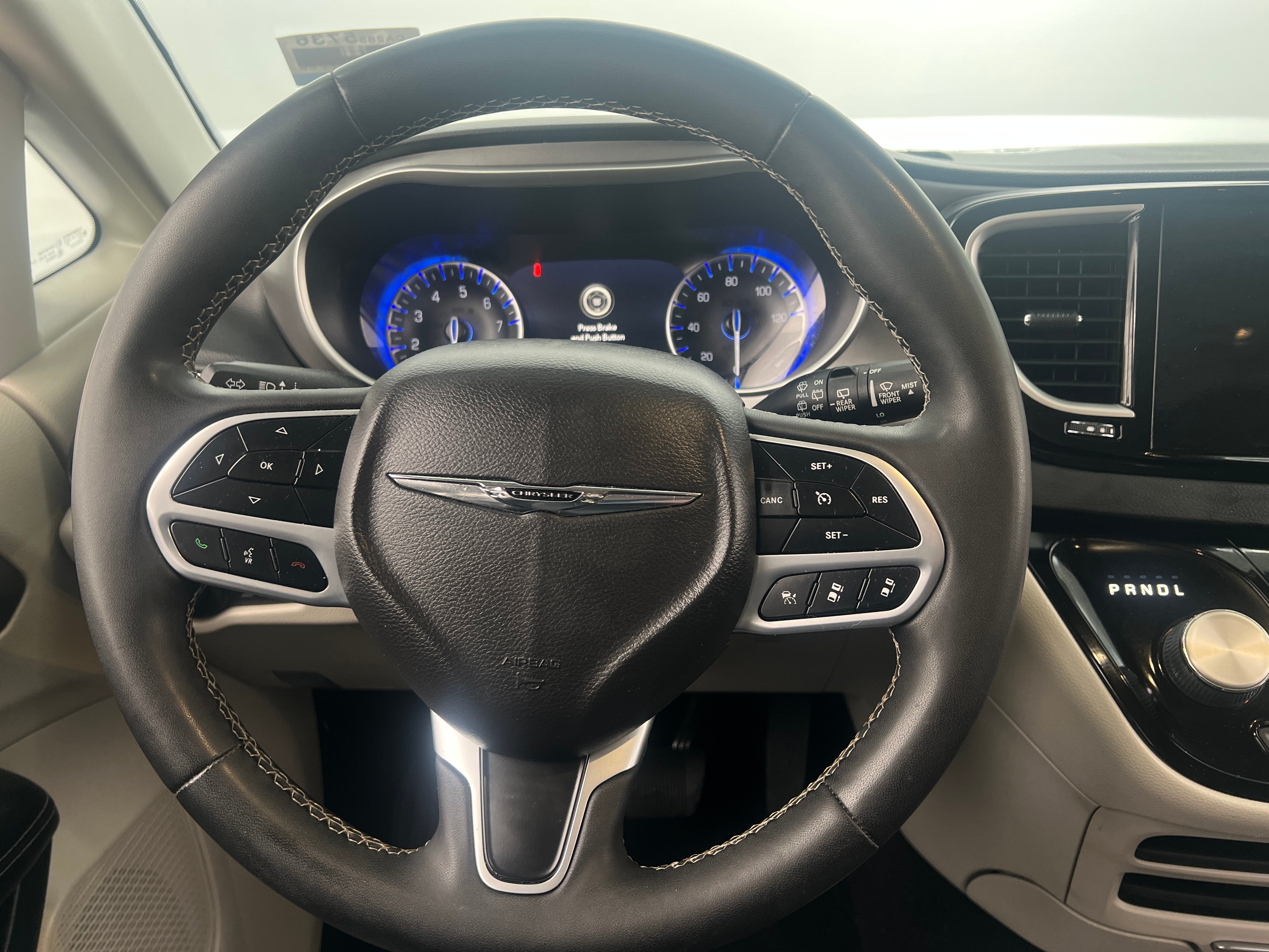 2022 Chrysler Pacifica Touring L 4