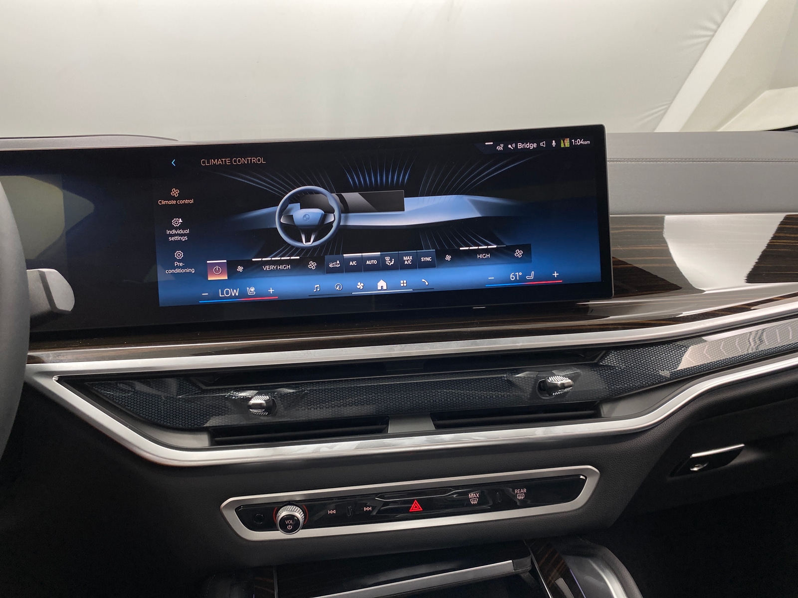 Thumbnail: 2025 BMW X6 - 3