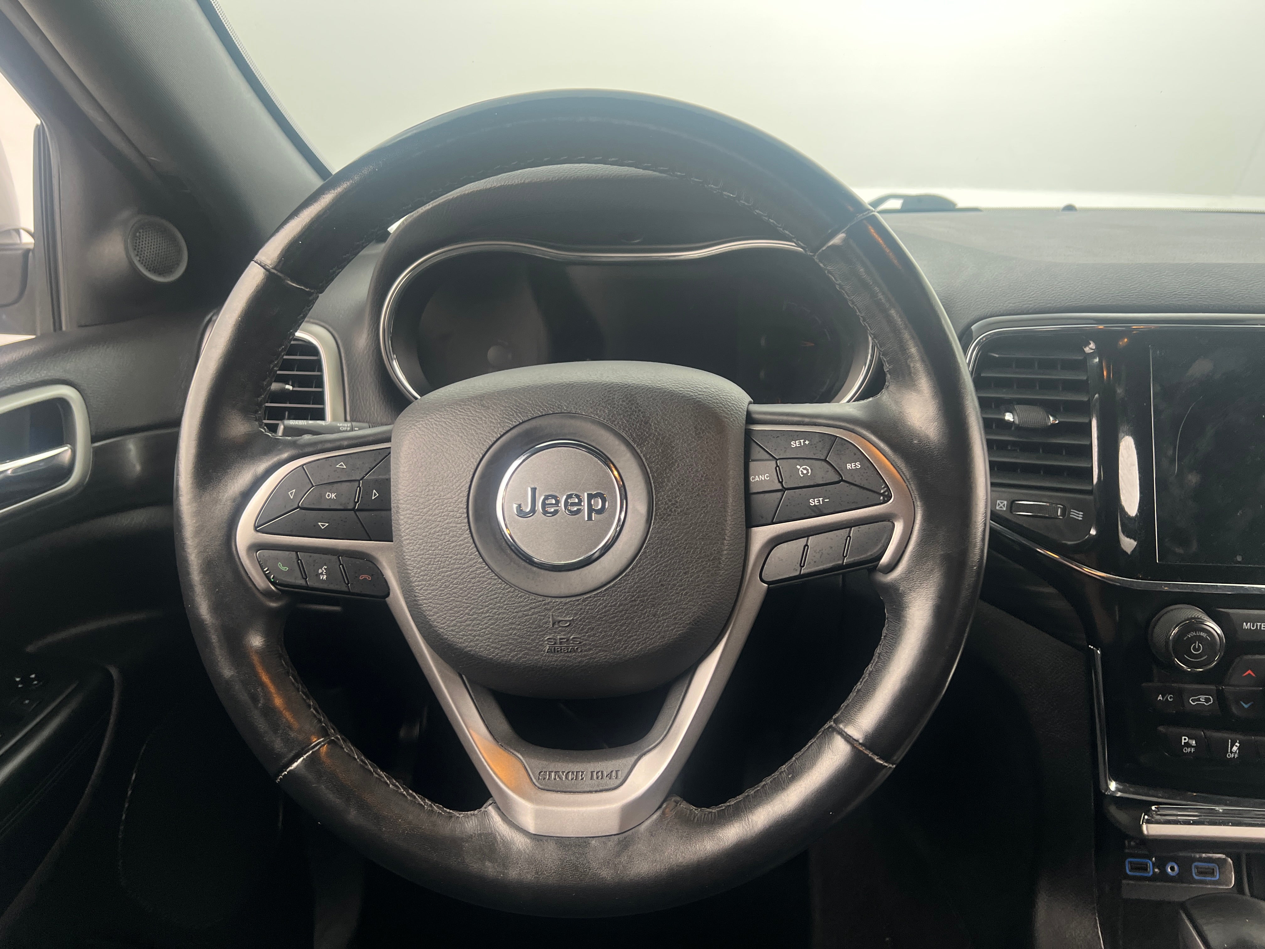 2021 Jeep Grand Cherokee Laredo 5
