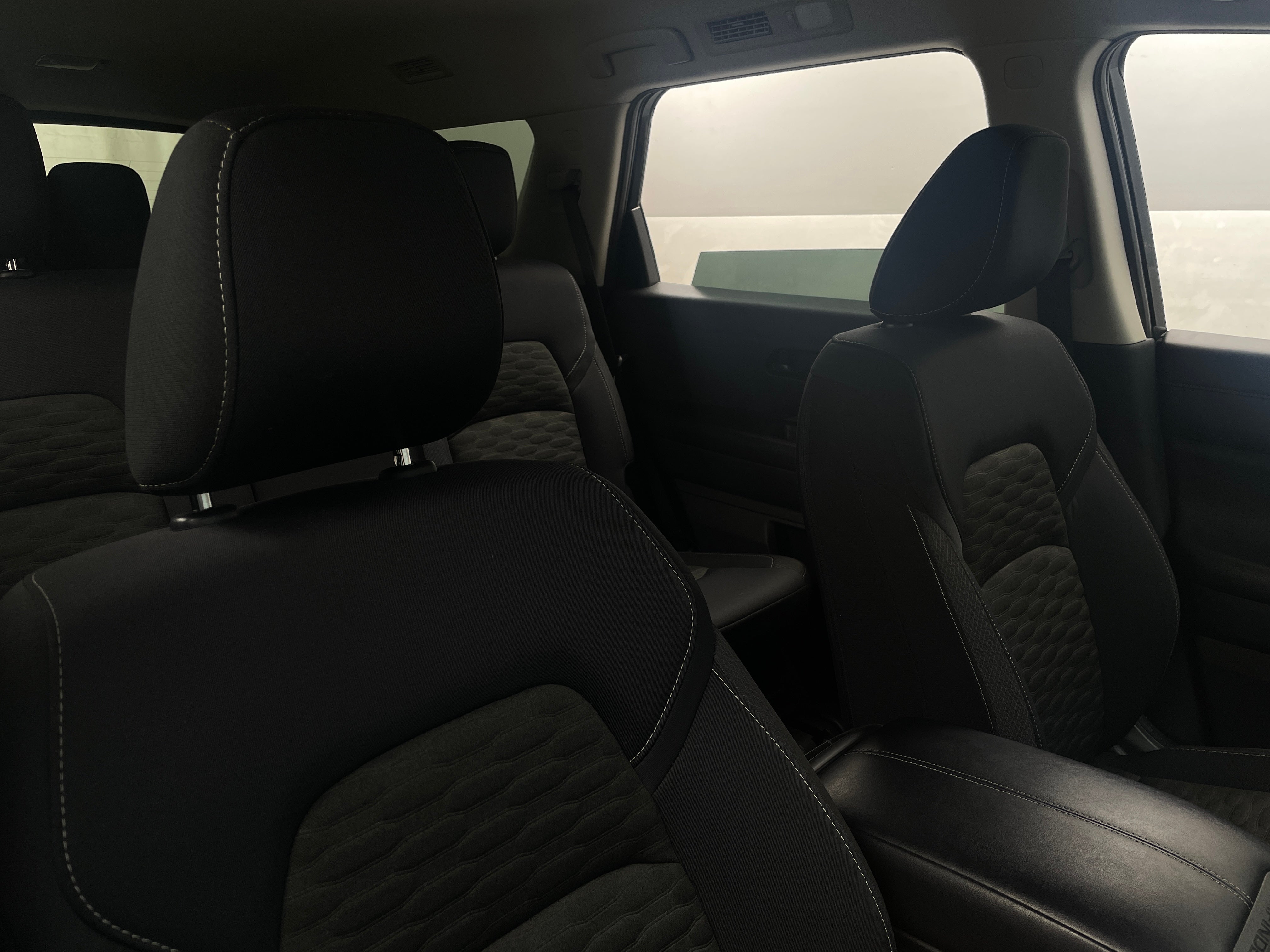 2023 Nissan Pathfinder S 2