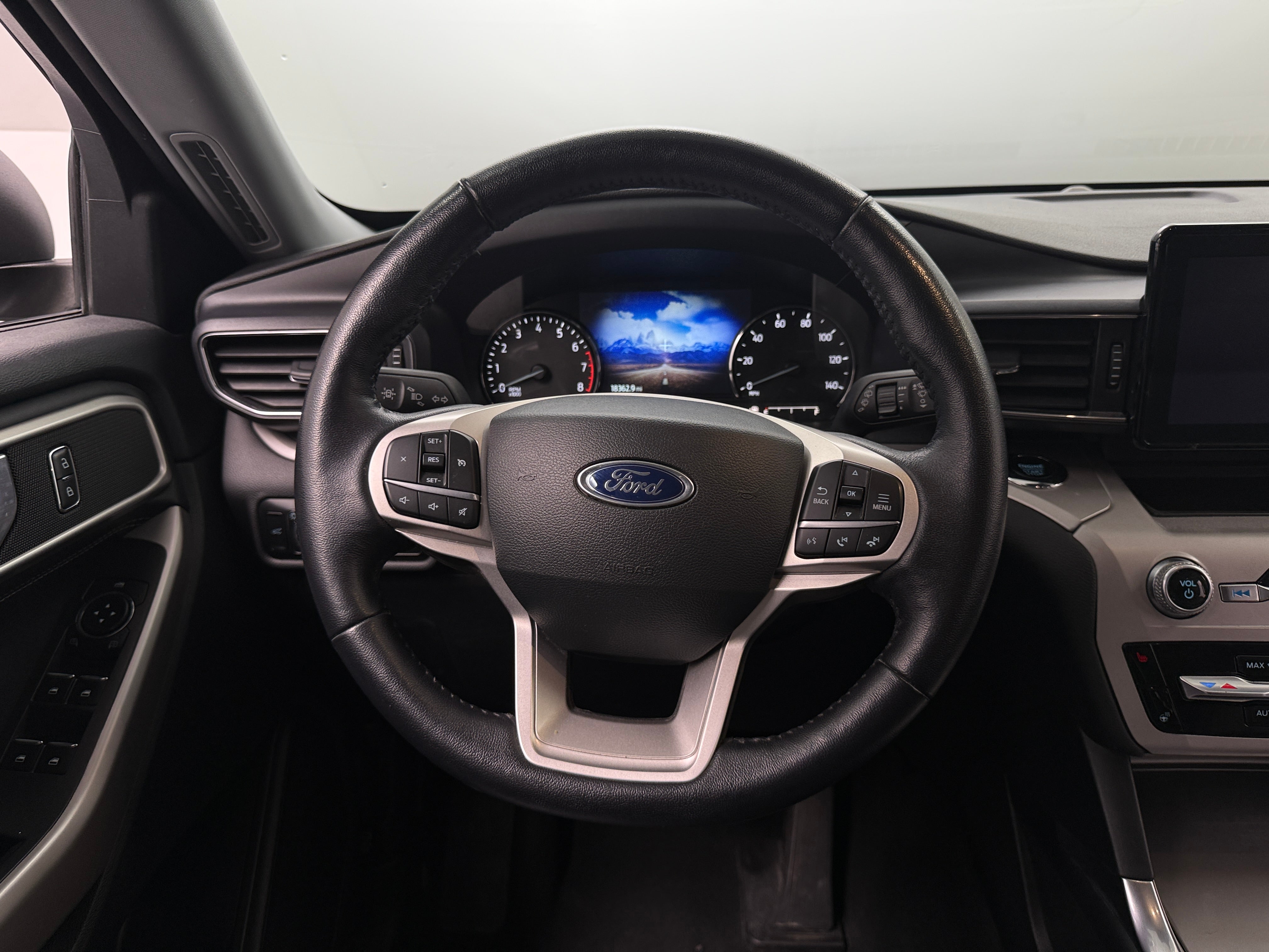 2023 Ford Explorer XLT 5