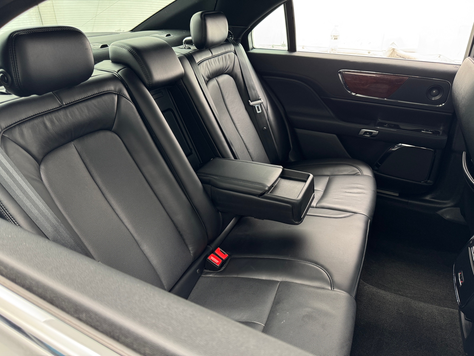 Thumbnail: 2020 Lincoln Continental - 5
