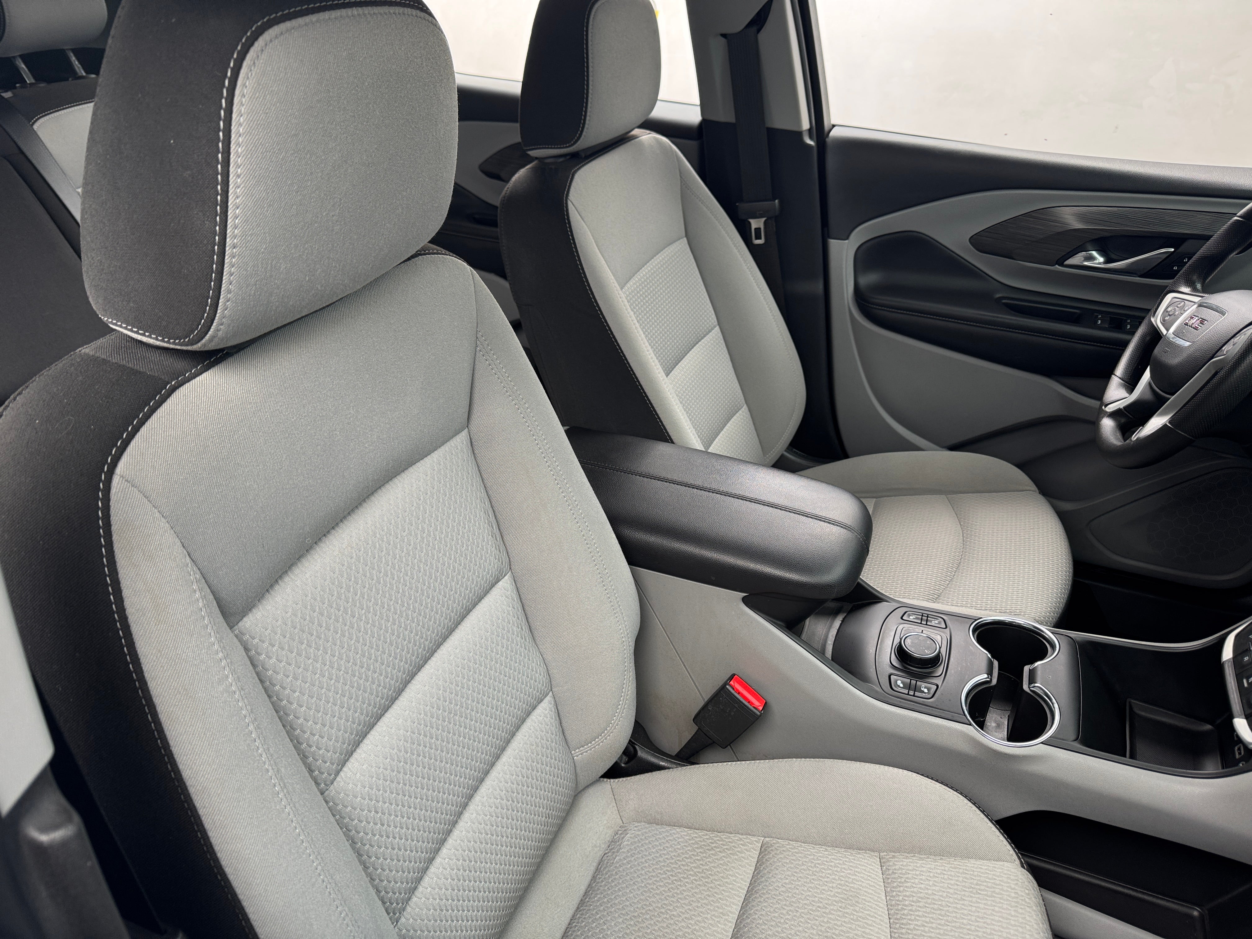 2023 GMC Terrain SLE 2