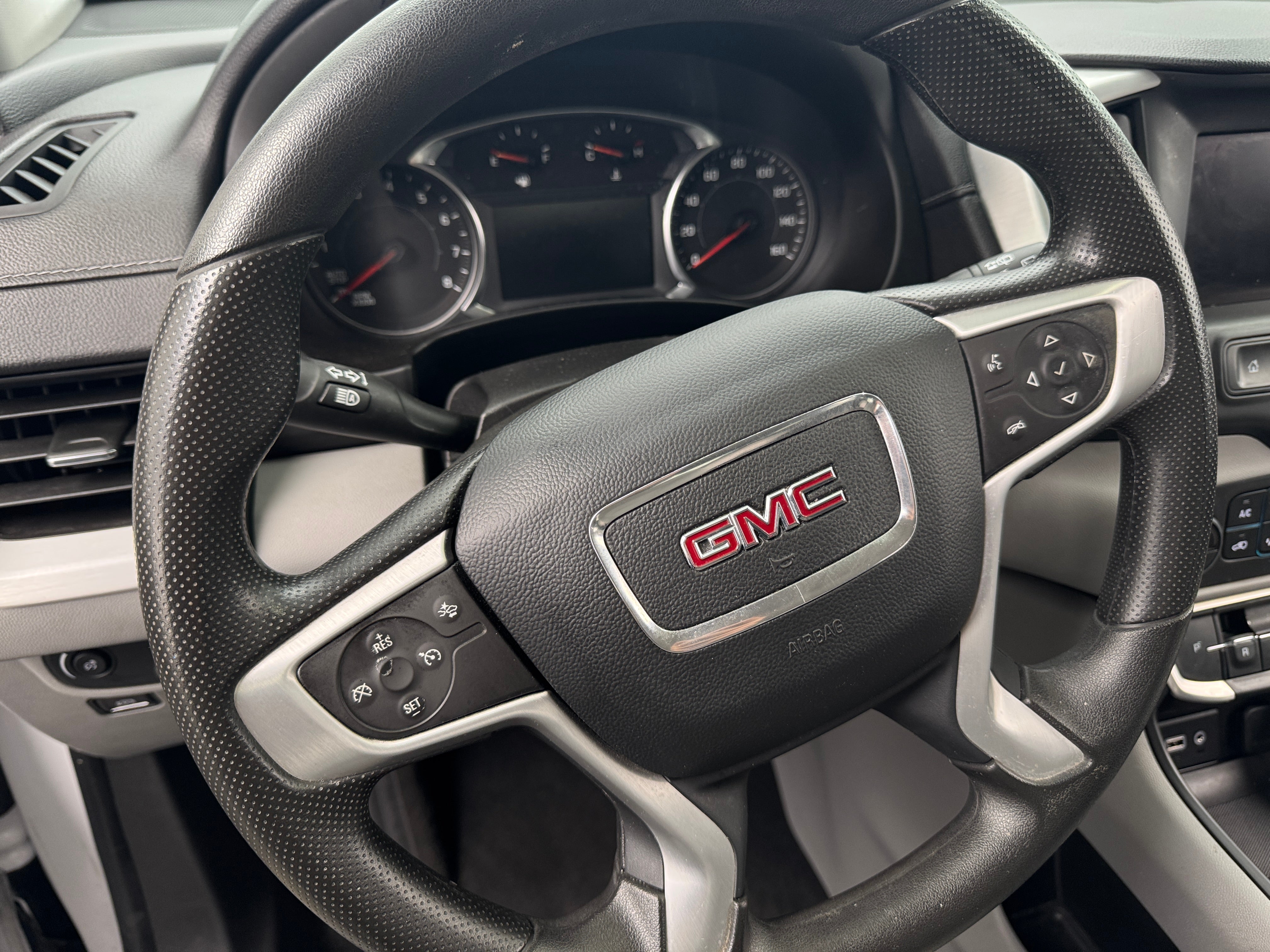 2023 GMC Terrain SLE 5