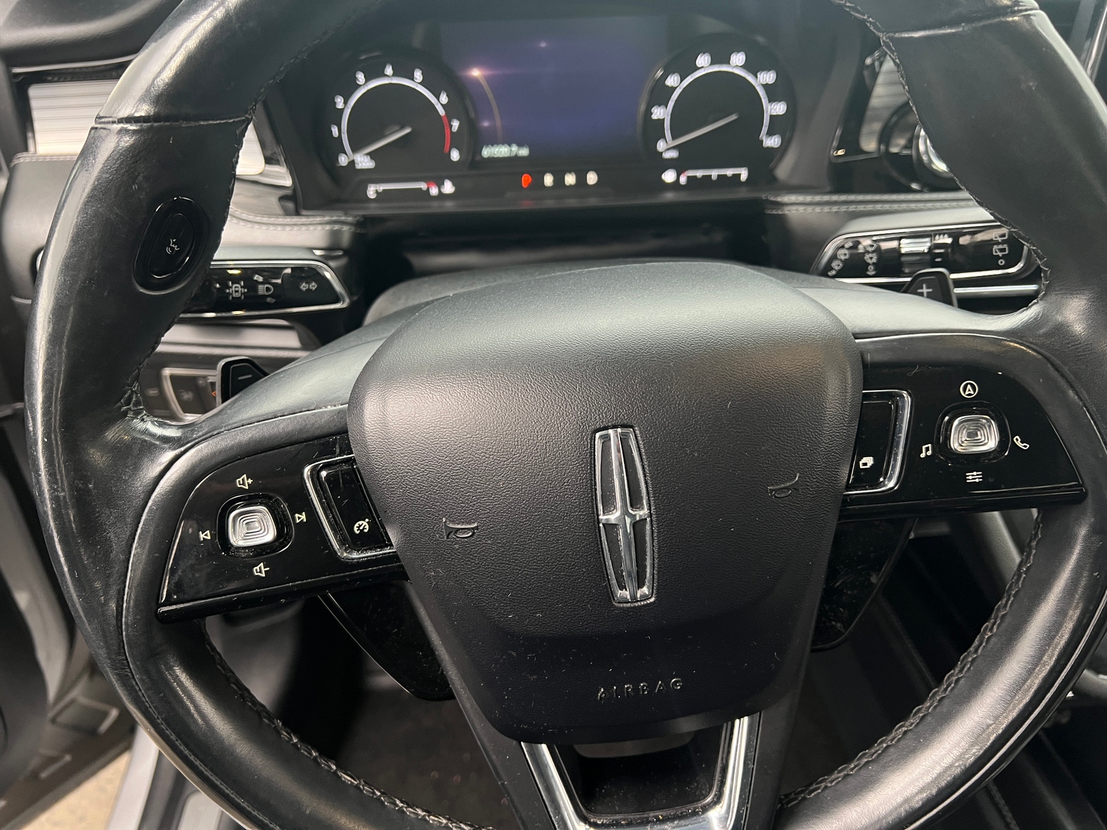 Thumbnail: 2020 Lincoln Corsair - 4