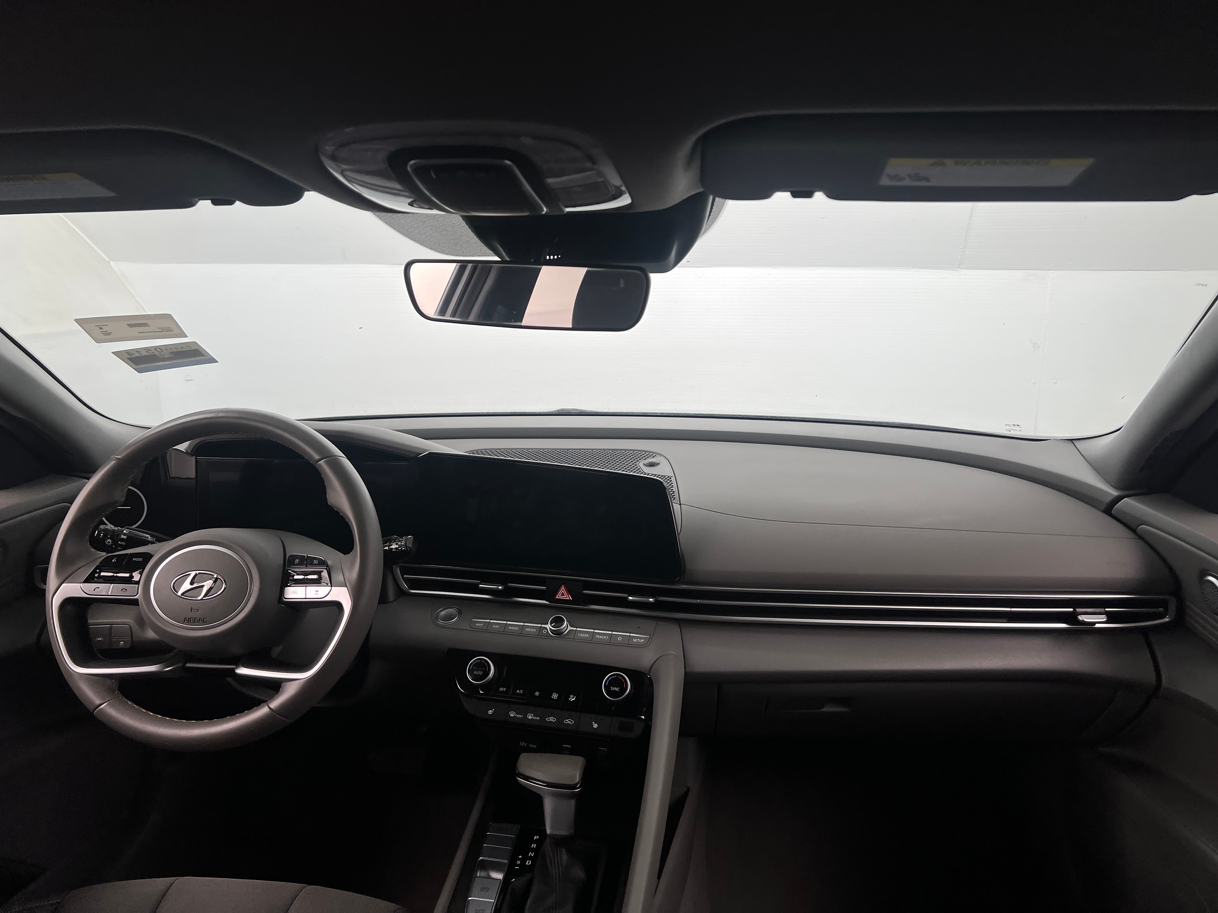 Thumbnail: 2023 Hyundai Elantra - 3
