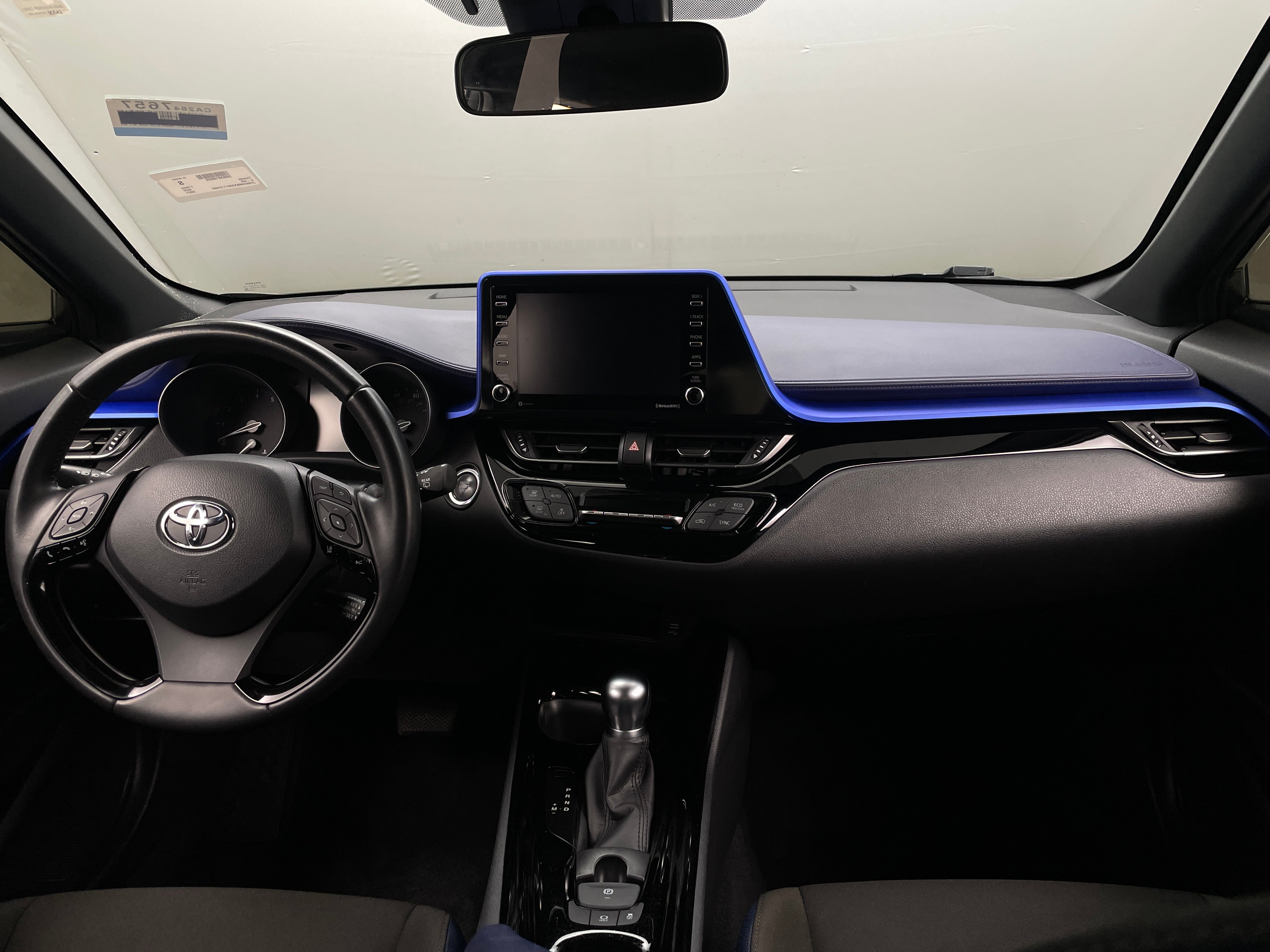 2021 Toyota C-HR XLE 3