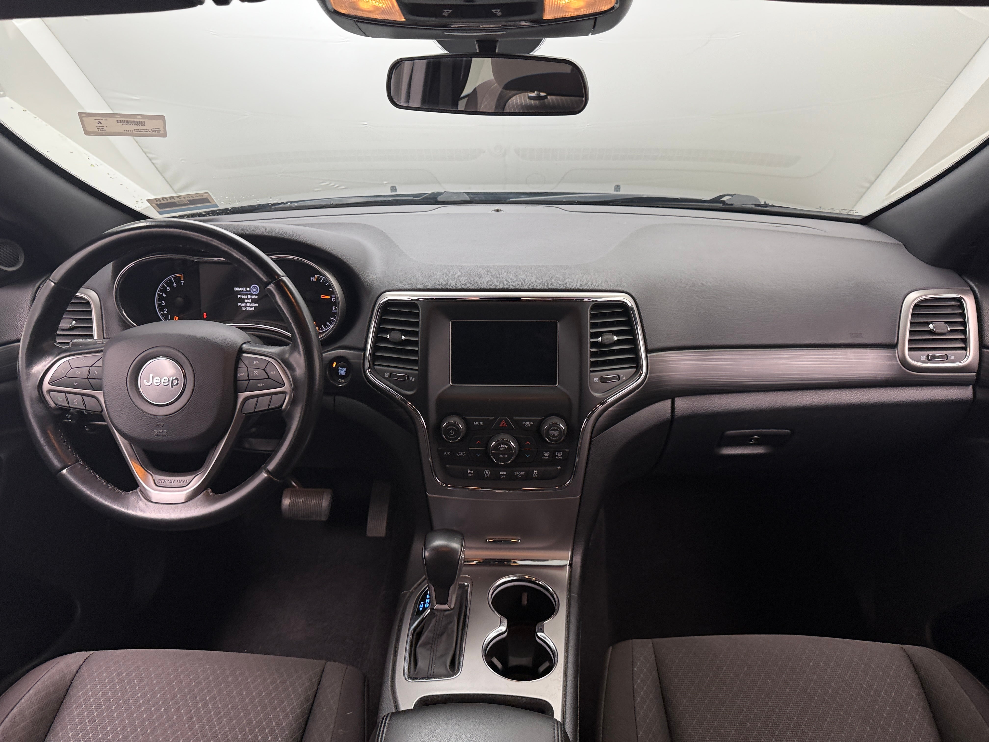 2021 Jeep Grand Cherokee Laredo 3