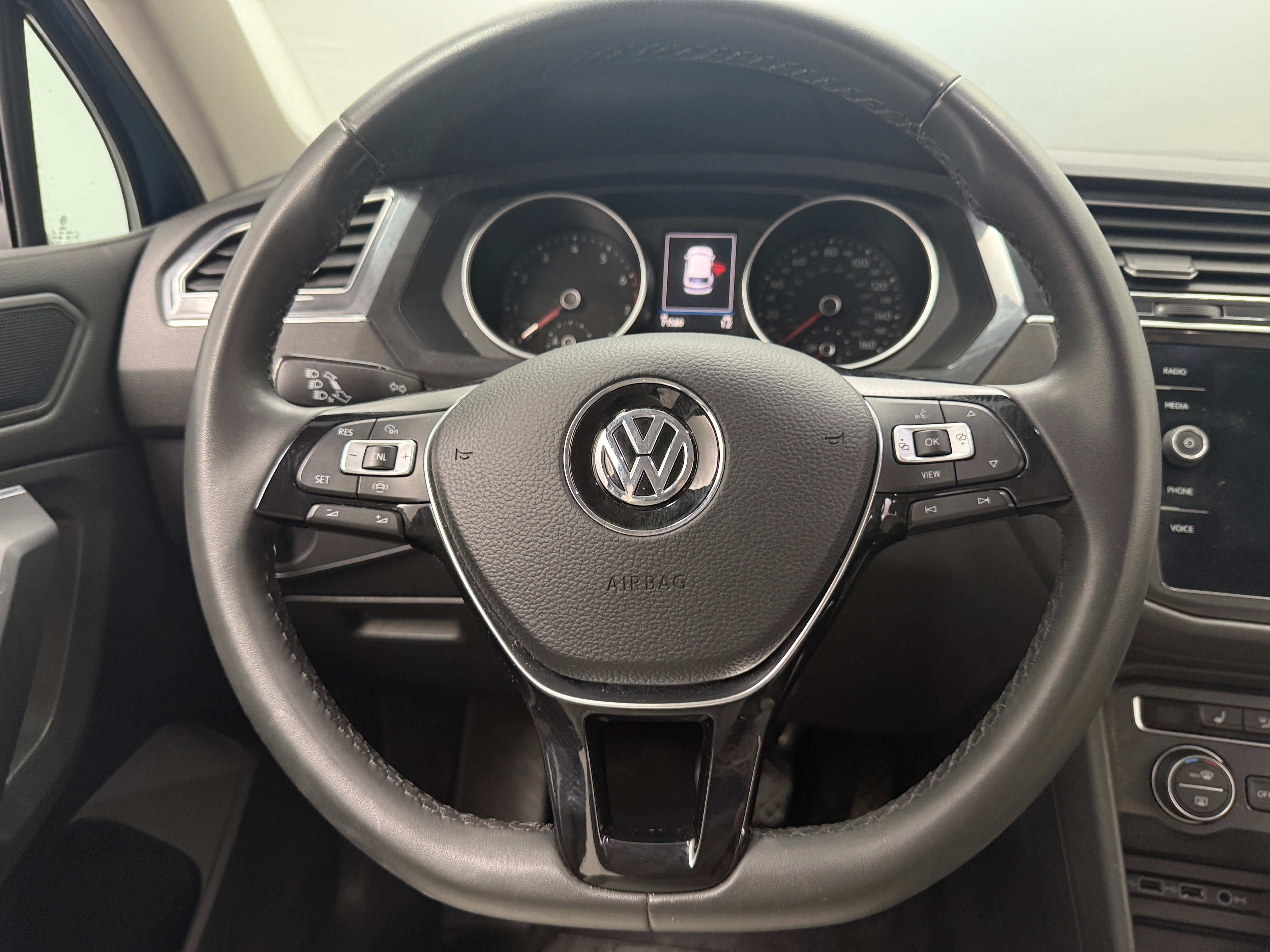 2020 Volkswagen Tiguan SE 4