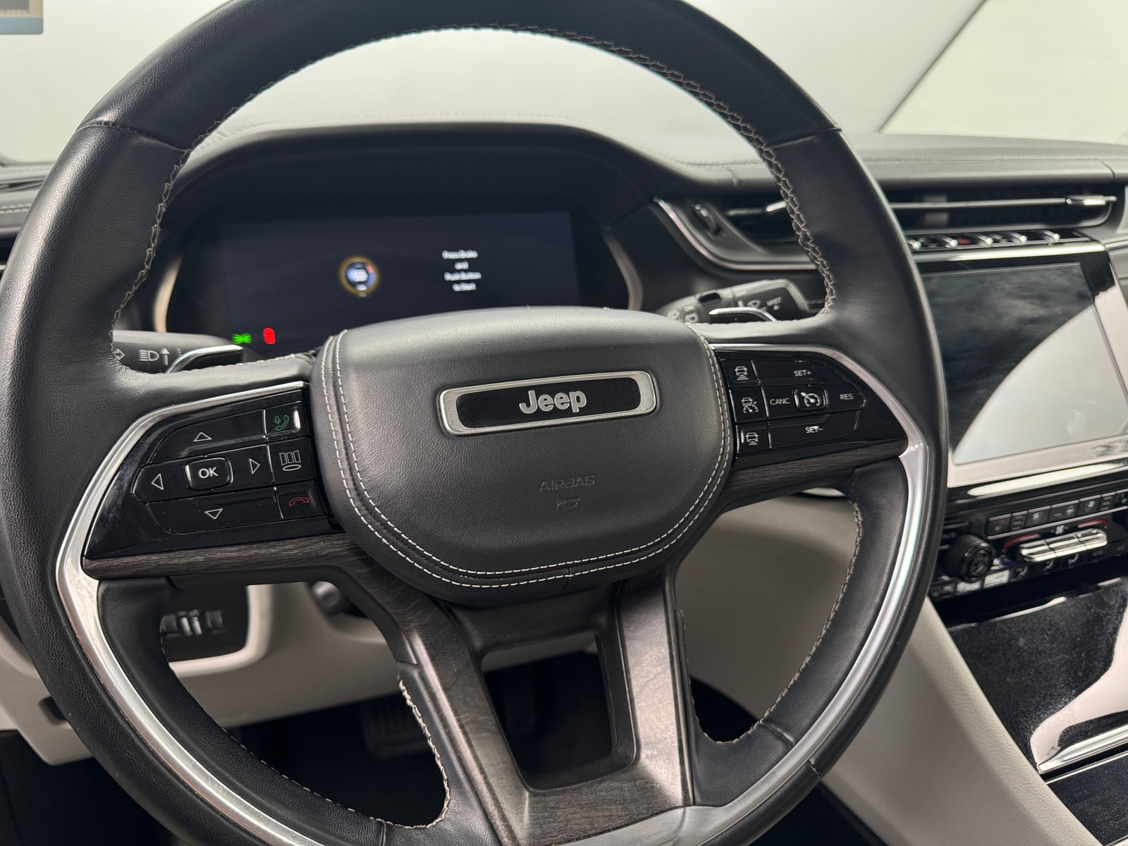 Thumbnail: 2022 Jeep Grand Cherokee - 4