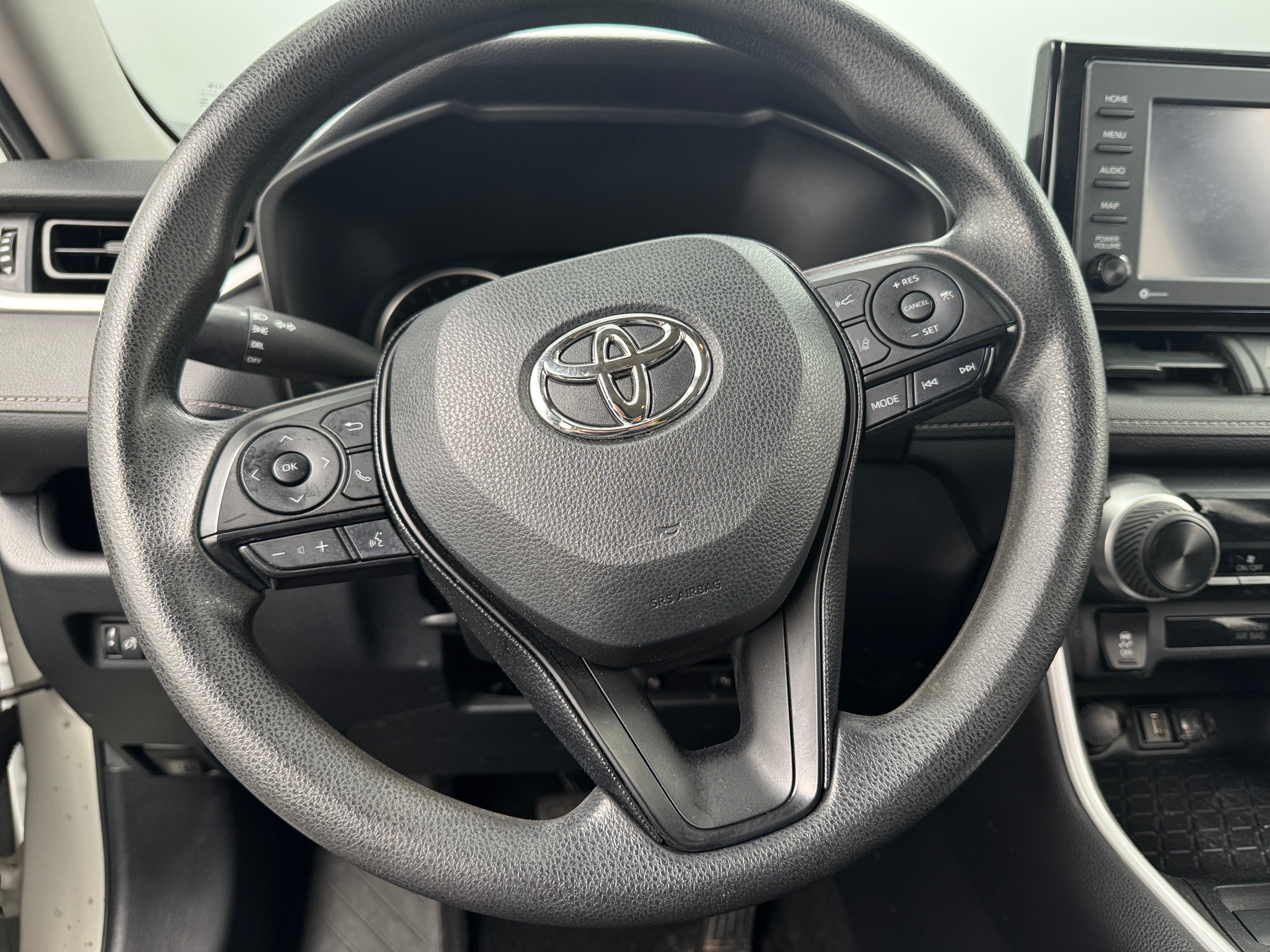 2020 Toyota RAV4 LE 5