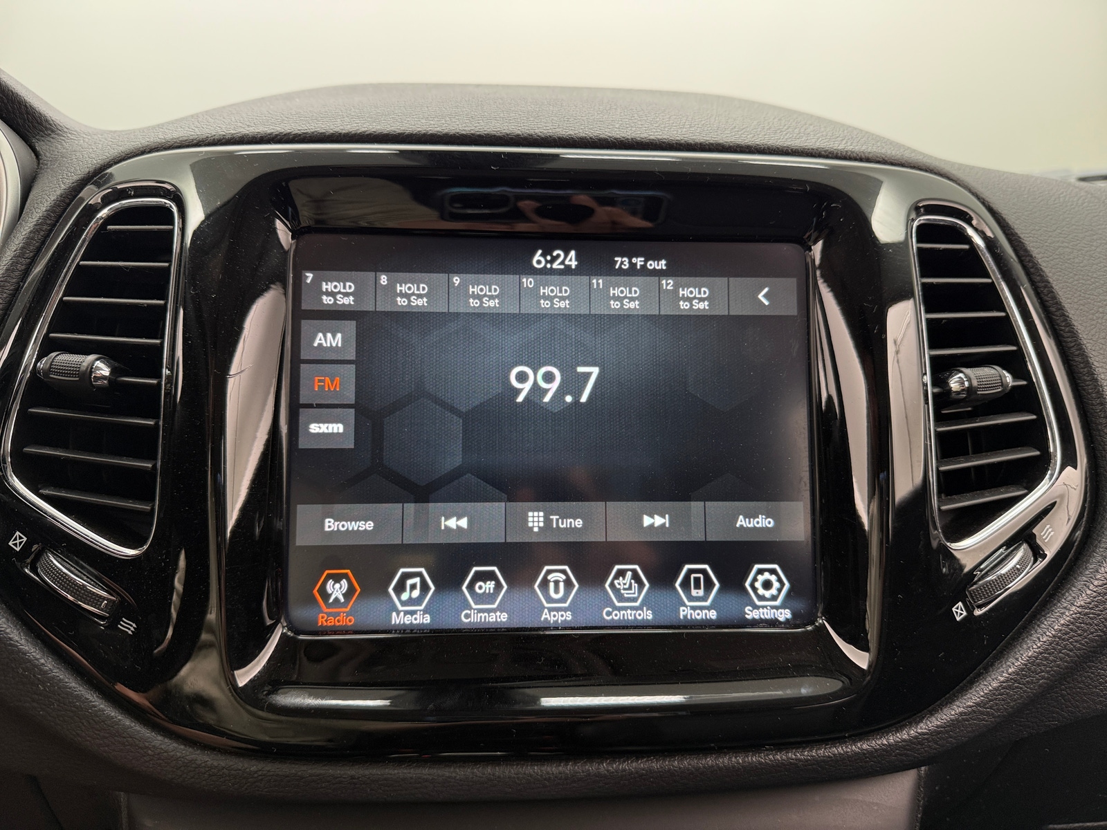 Thumbnail: 2020 Jeep Compass - 3