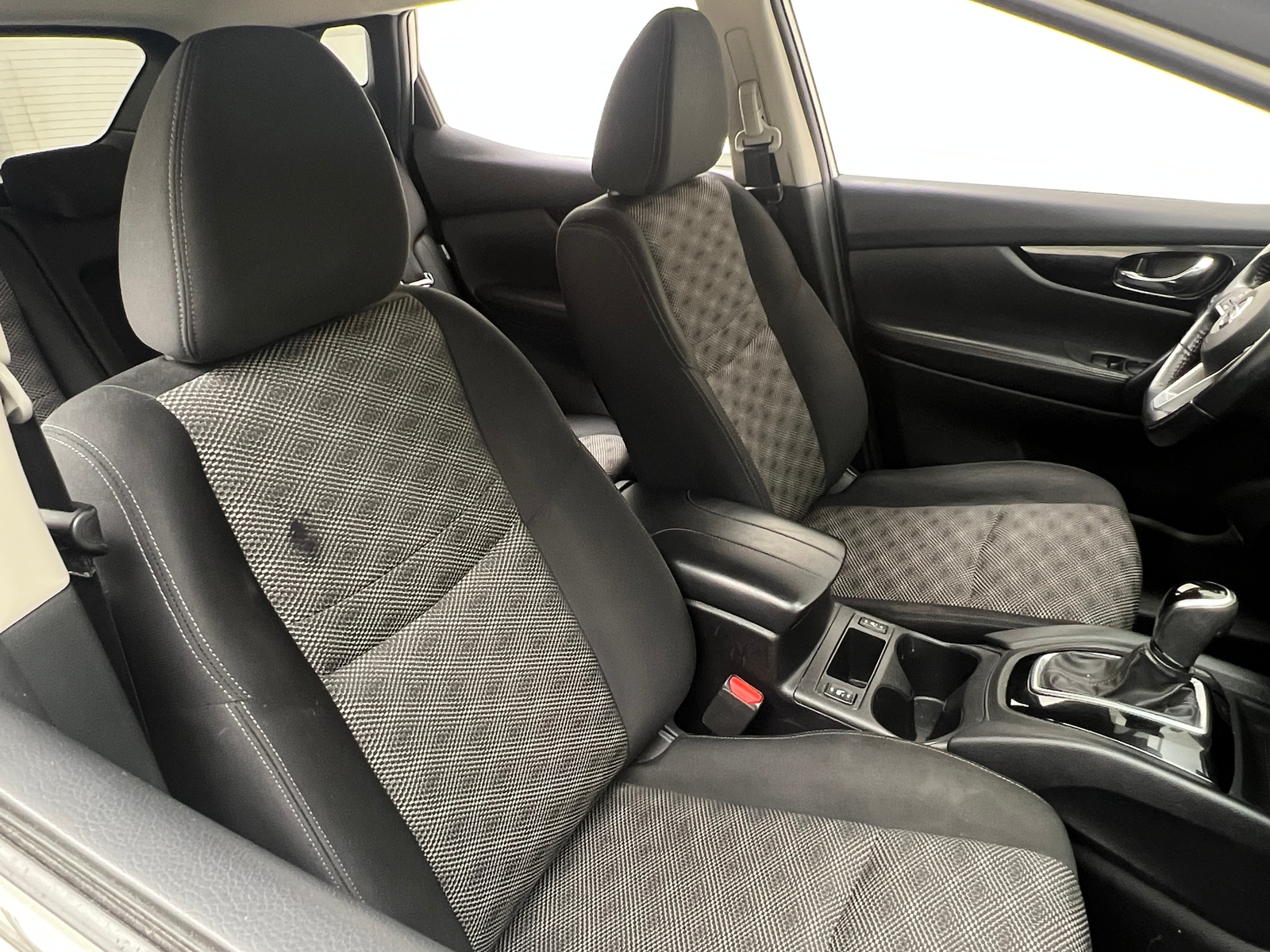 Thumbnail: 2021 Nissan Rogue Sport - 2