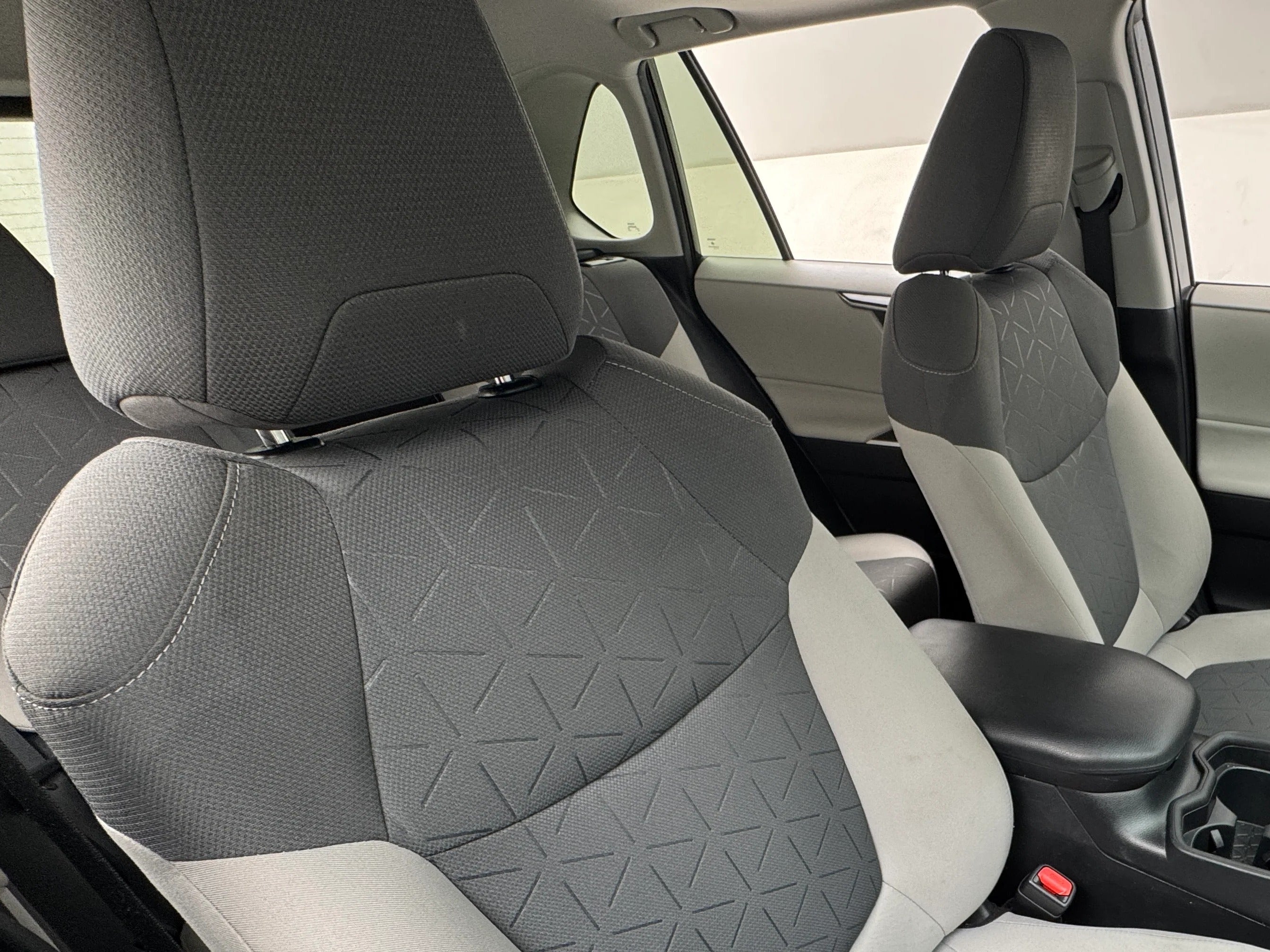 2020 Toyota RAV4 XLE 2
