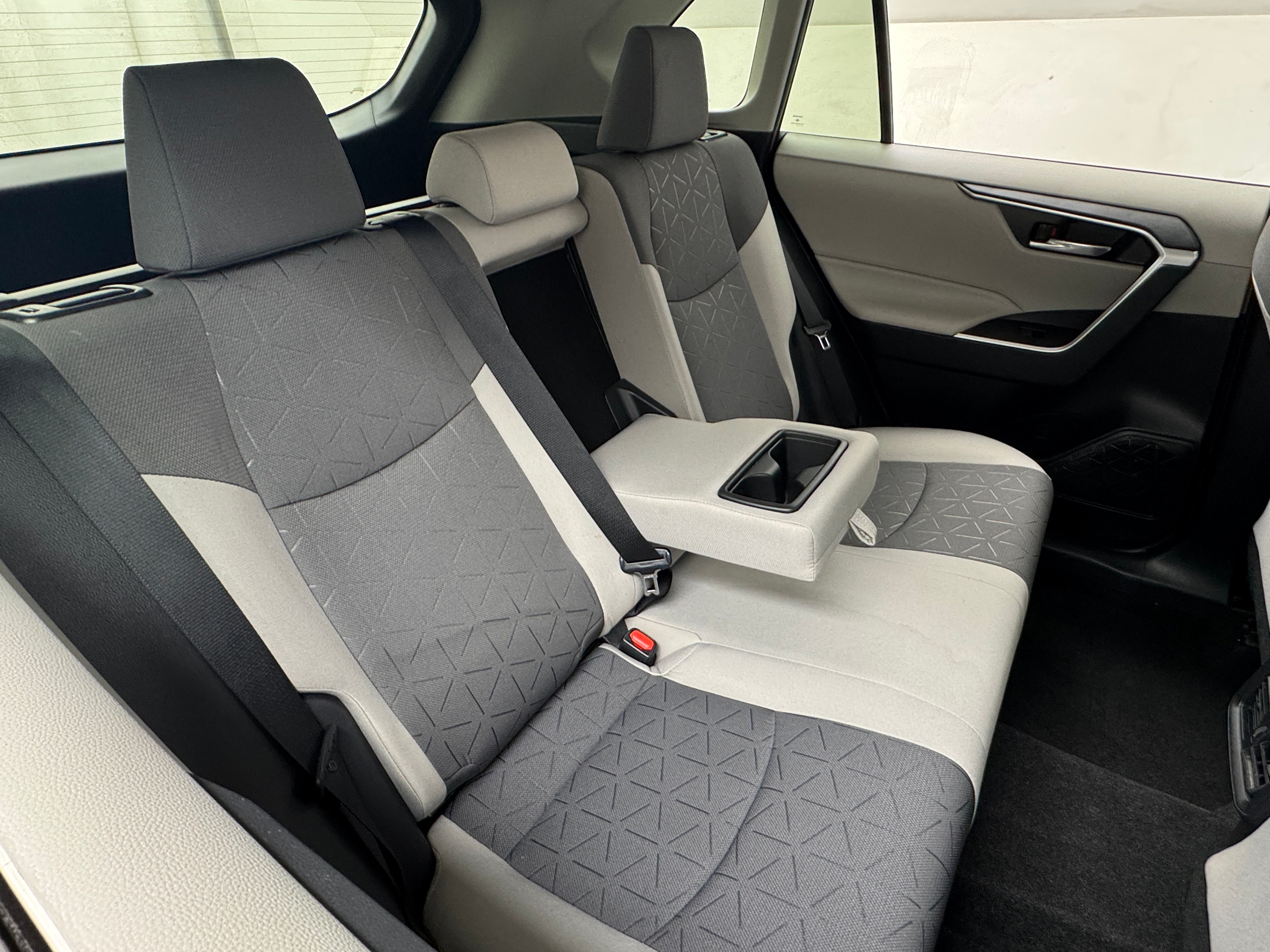 2020 Toyota RAV4 XLE 6