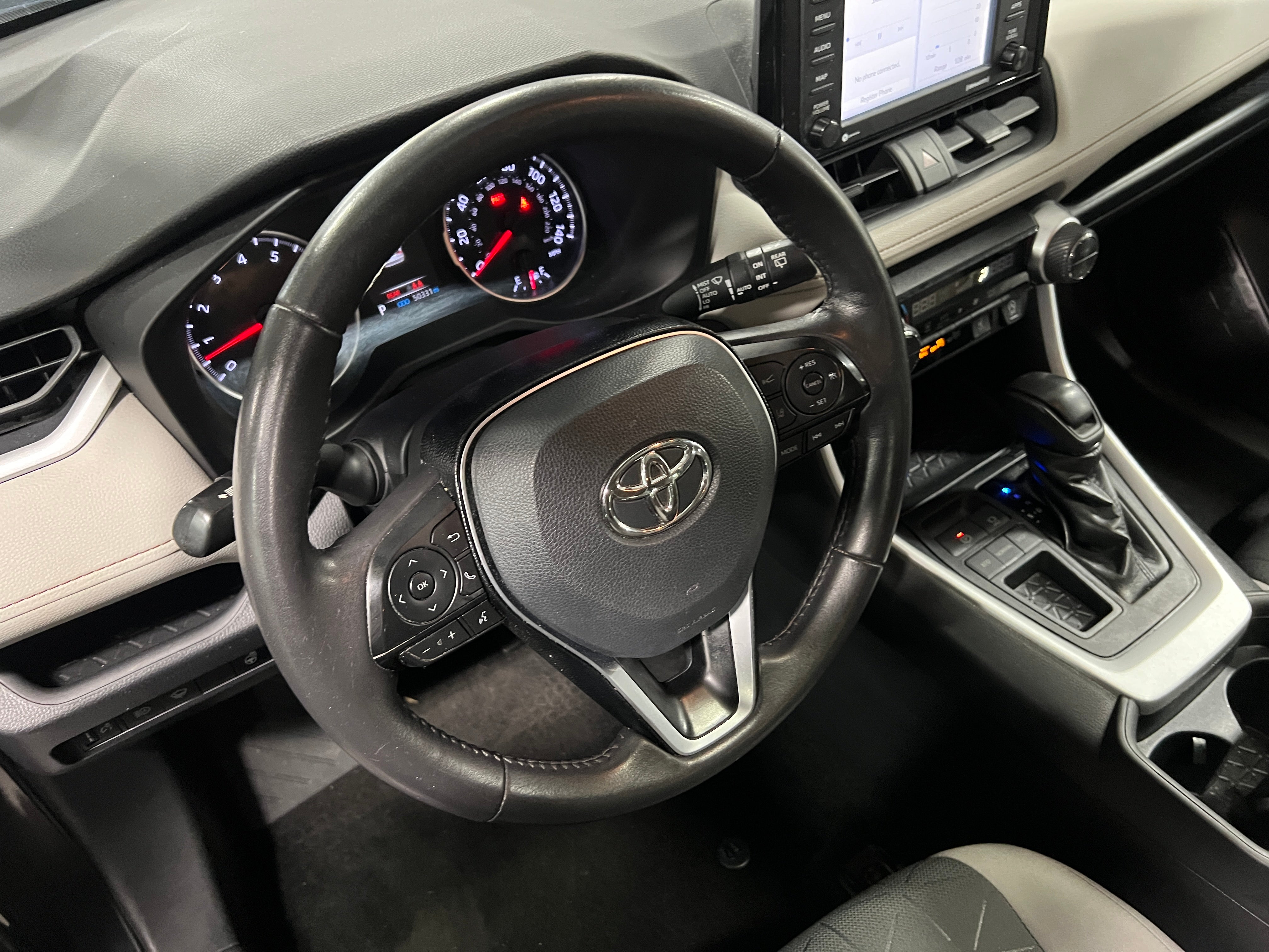 2020 Toyota RAV4 XLE 5