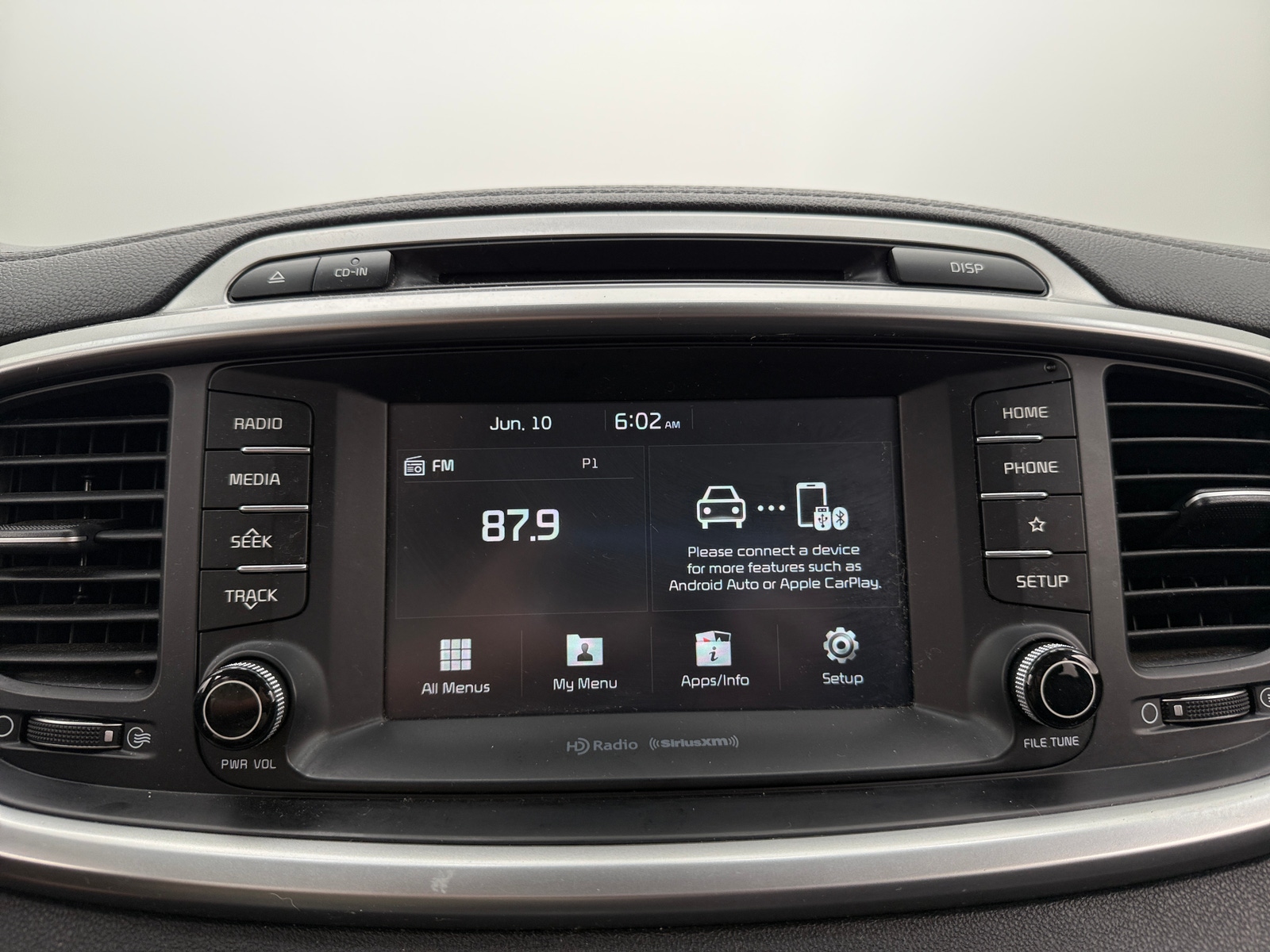 Thumbnail: 2019 Kia Sorento - 4