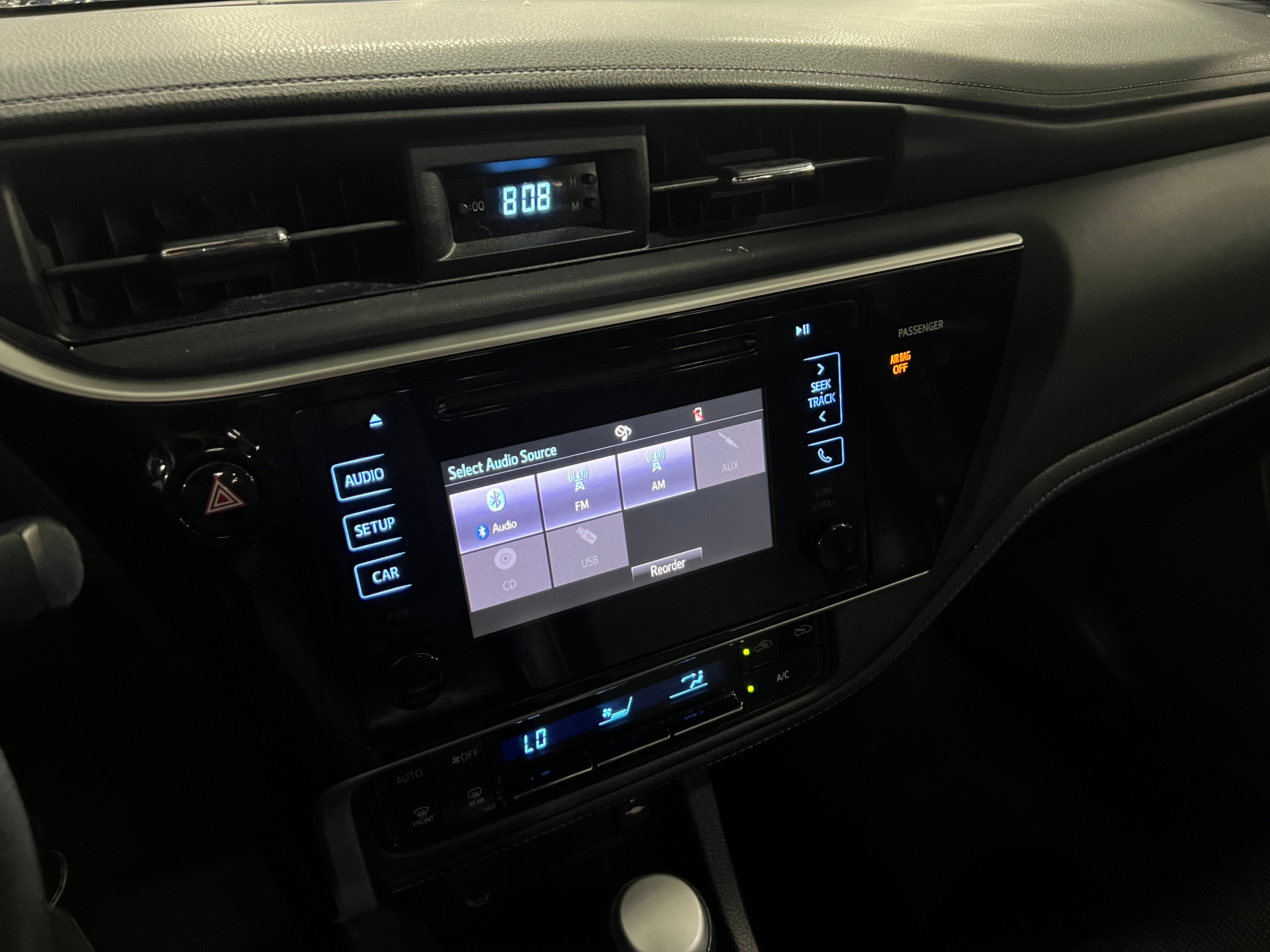 2017 Toyota Corolla SE 4