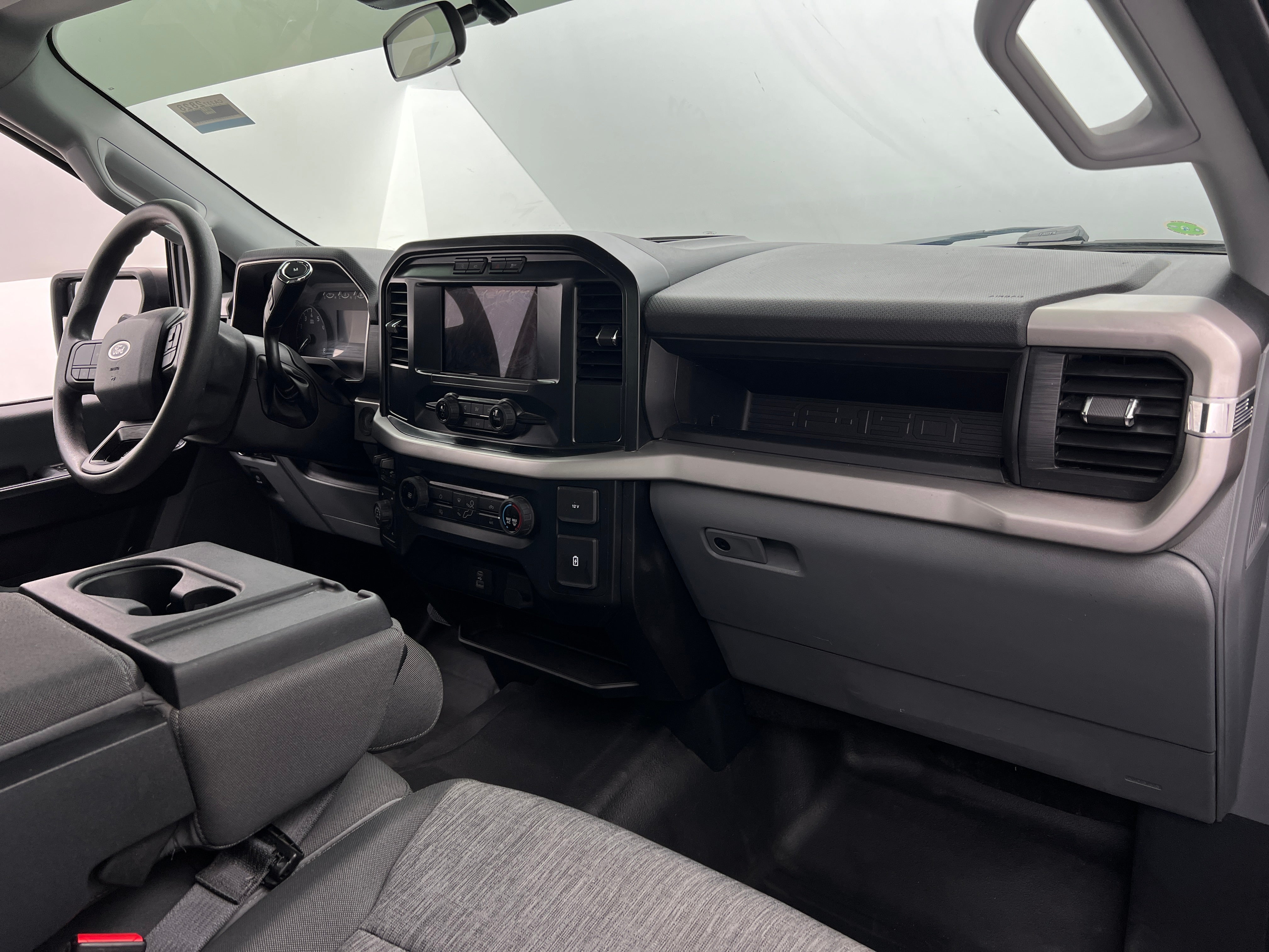 2022 Ford Econoline E-150 3
