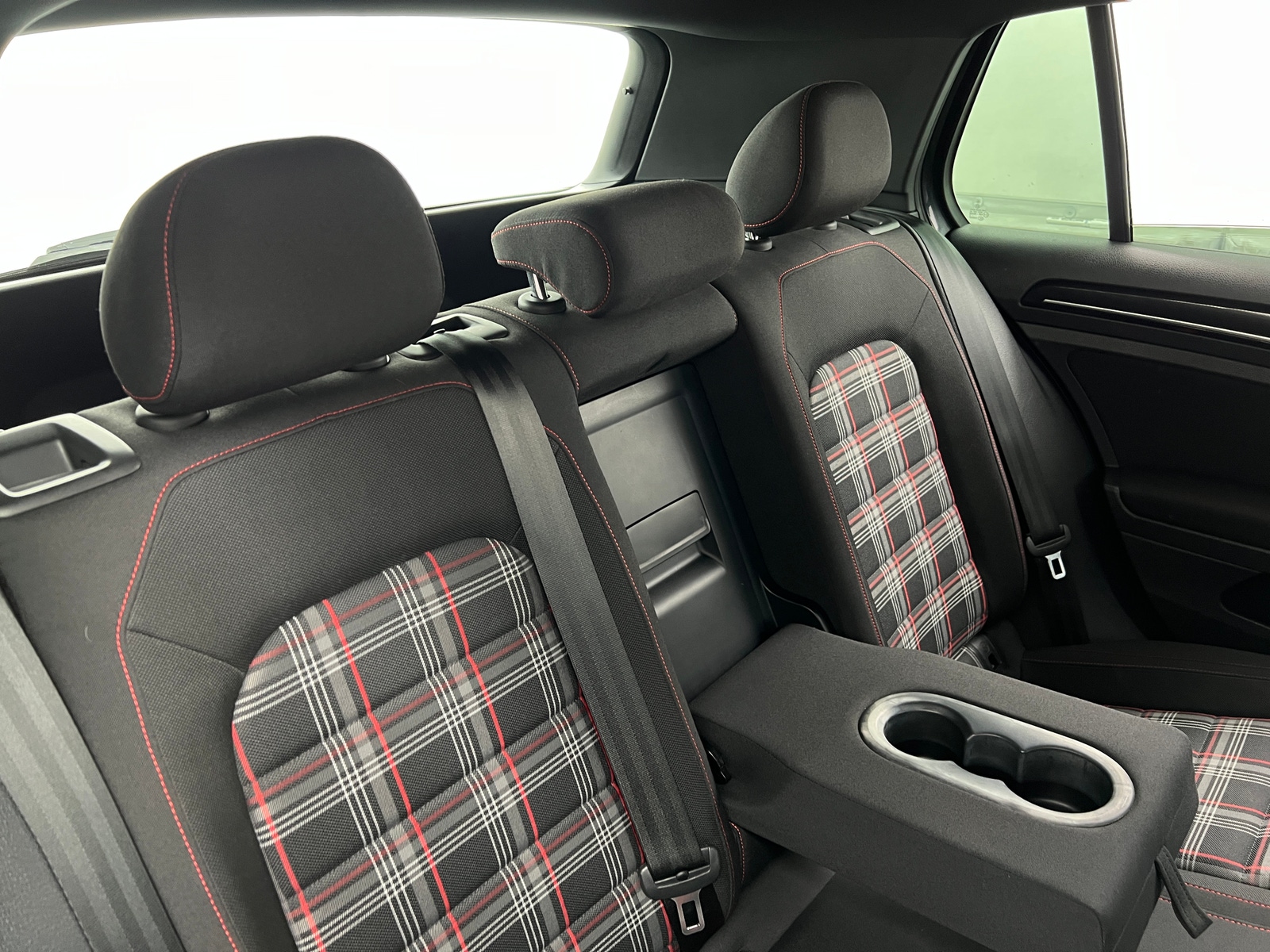 Thumbnail: 2017 Volkswagen Golf - 6