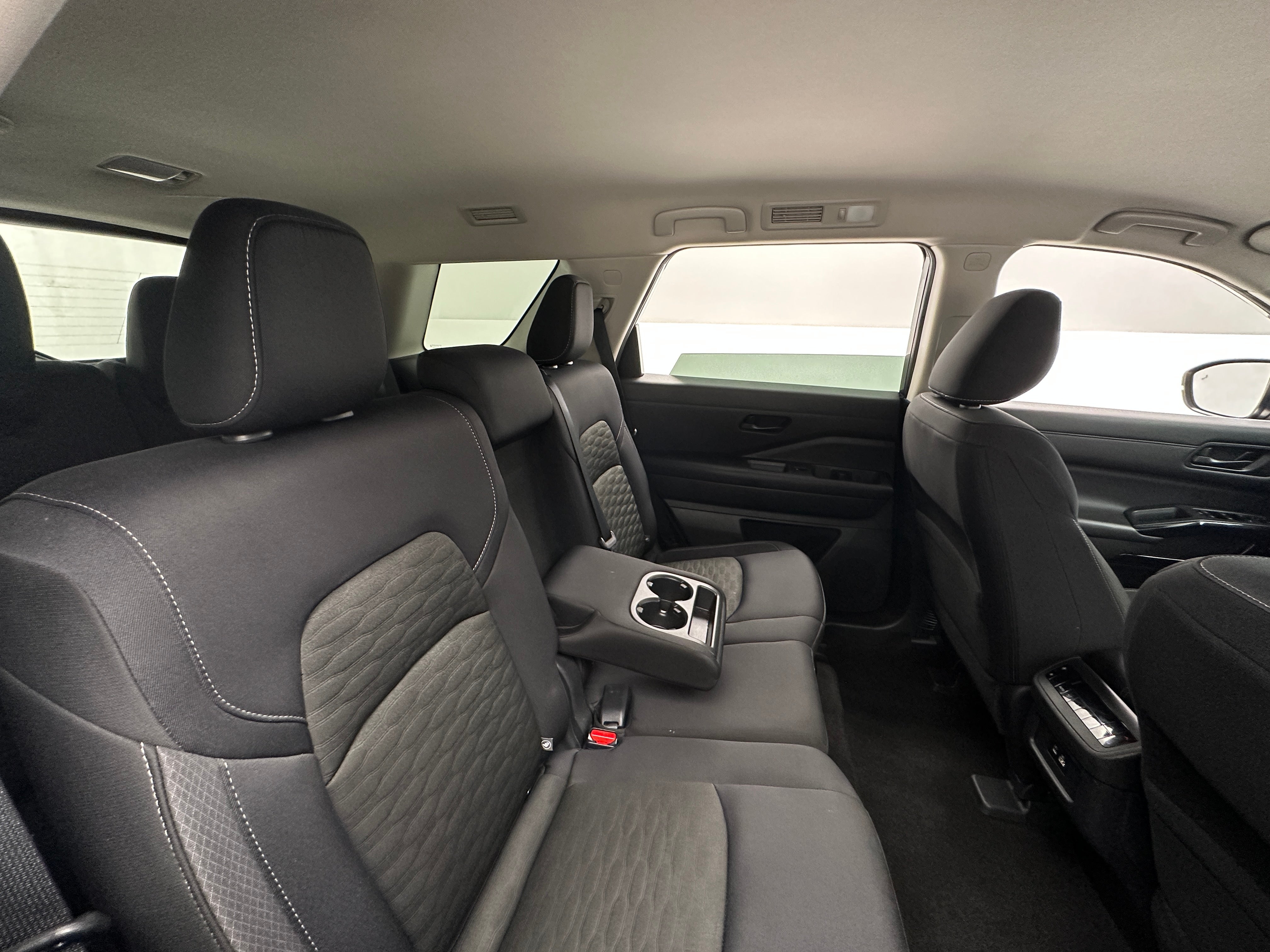 2023 Nissan Pathfinder SV 6