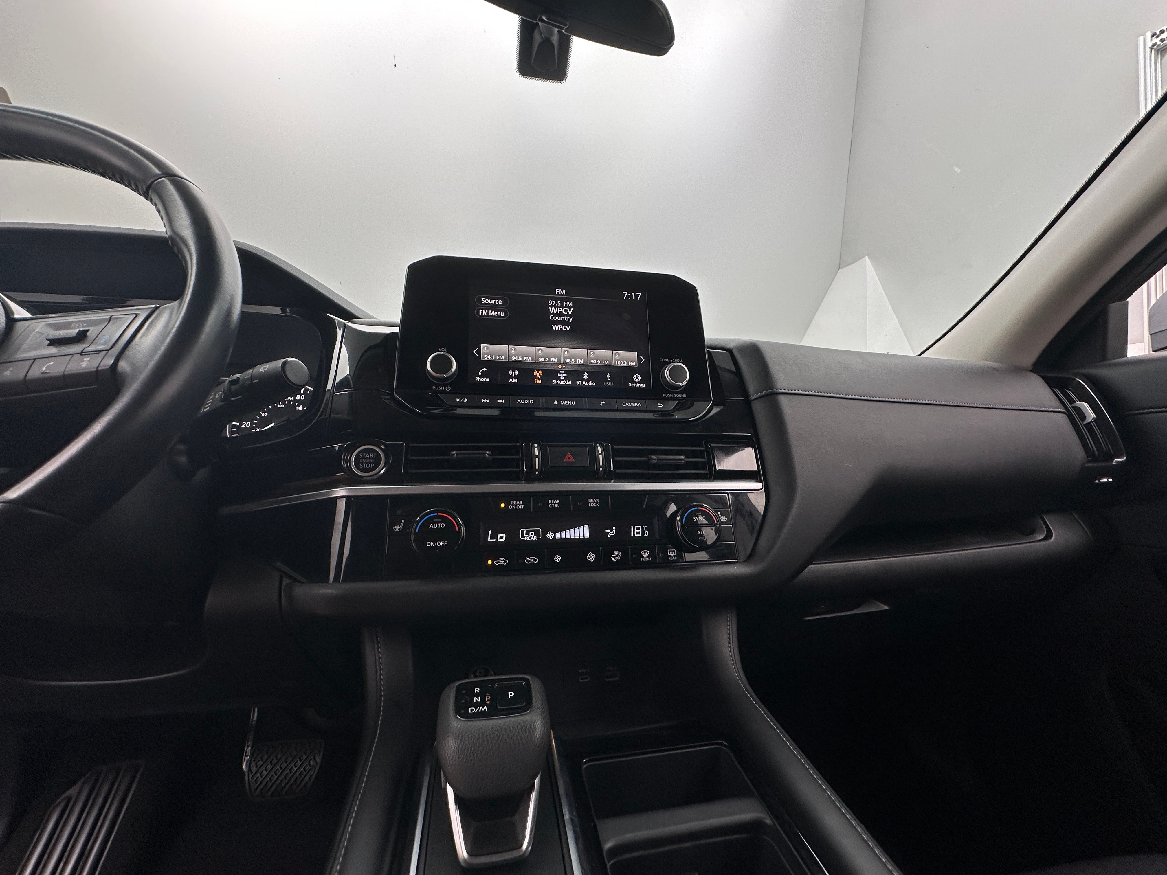 2023 Nissan Pathfinder SV 4