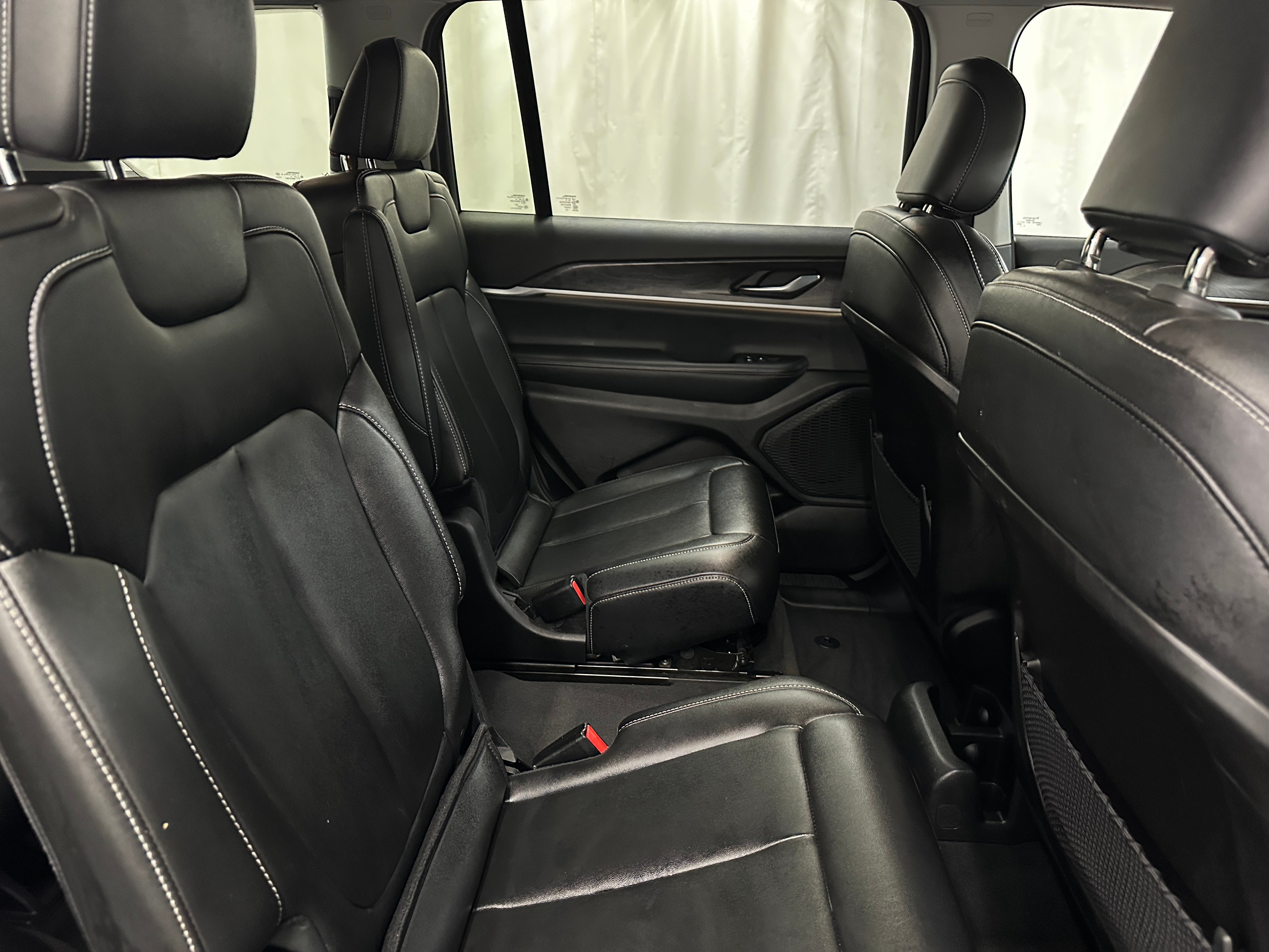 2023 Jeep Grand Cherokee L Limited Edition 5
