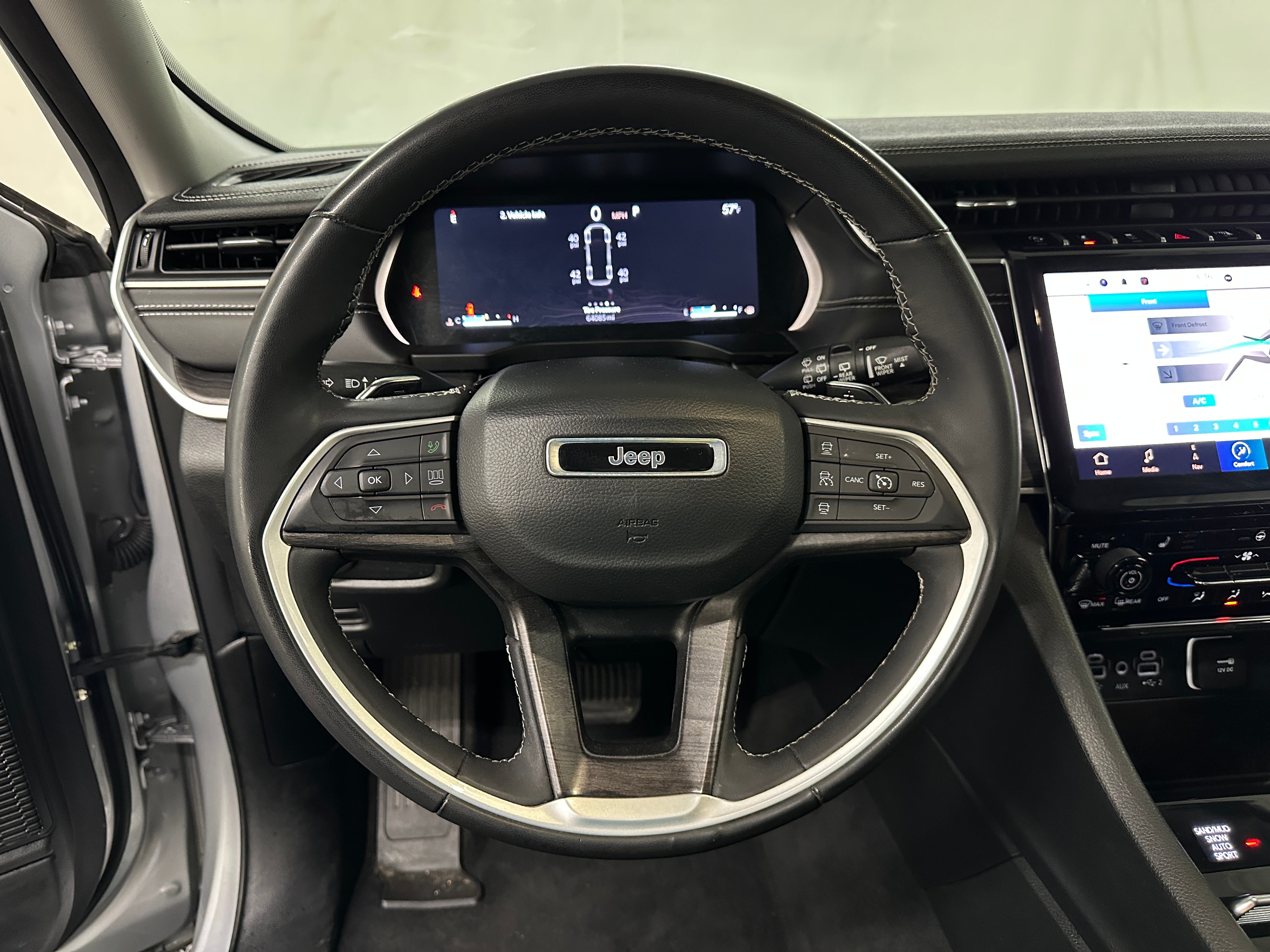 2023 Jeep Grand Cherokee L Limited Edition 4