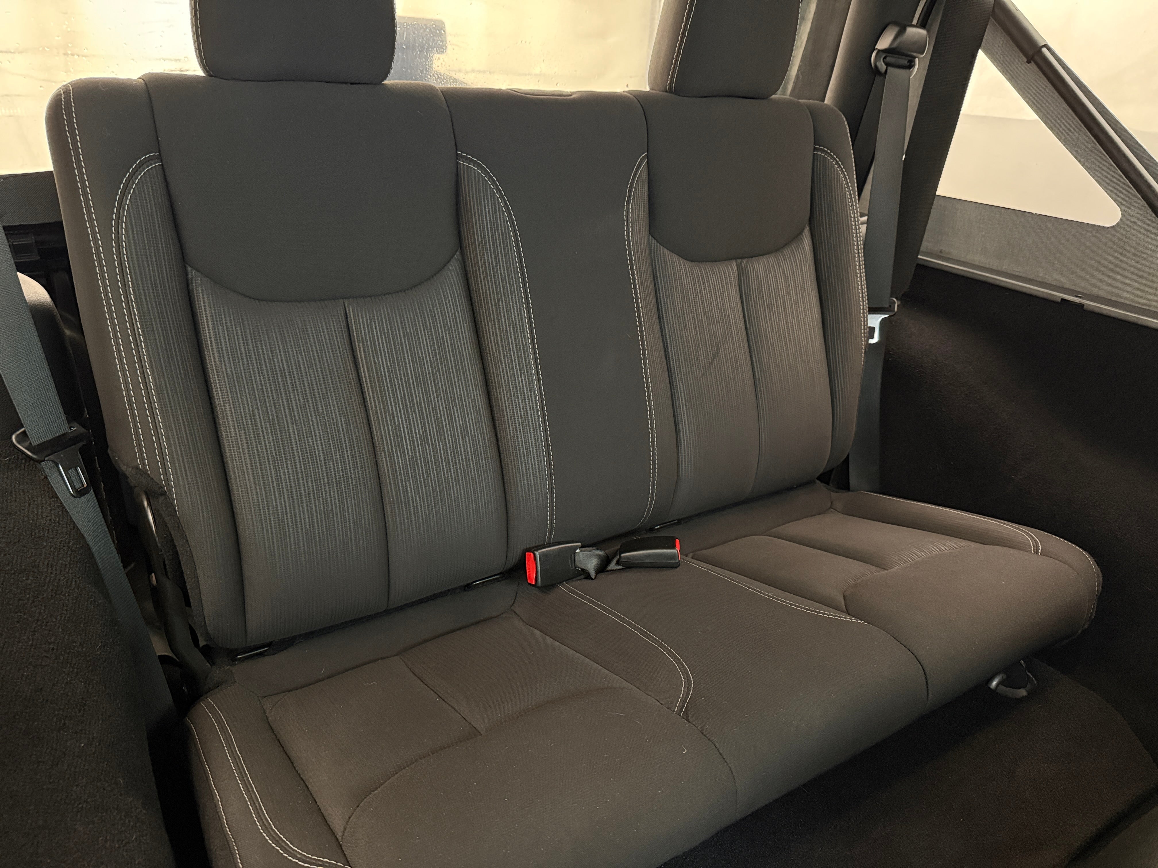 2015 Jeep Wrangler Sahara 5