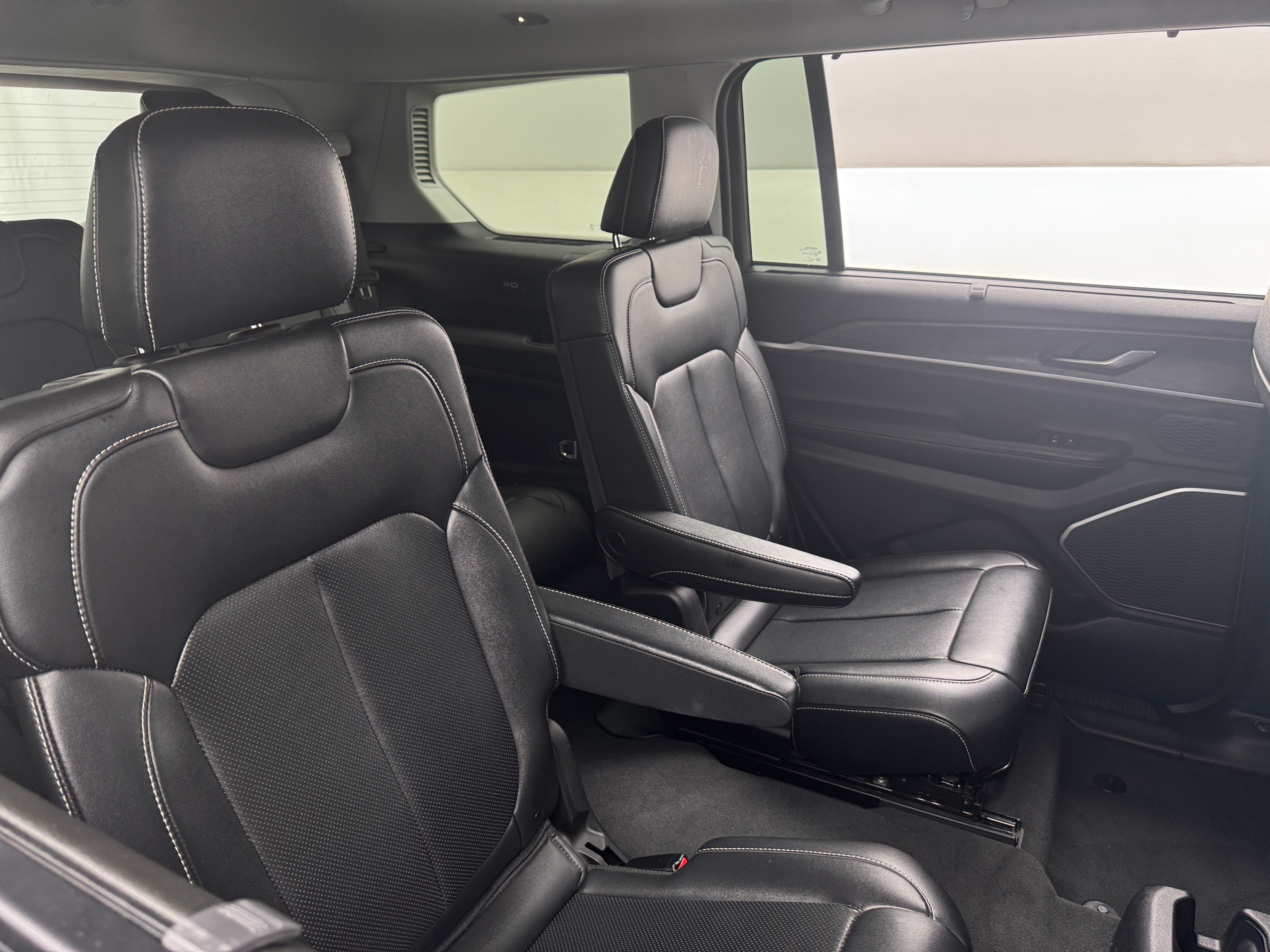 2023 Jeep Grand Cherokee L Limited Edition 5