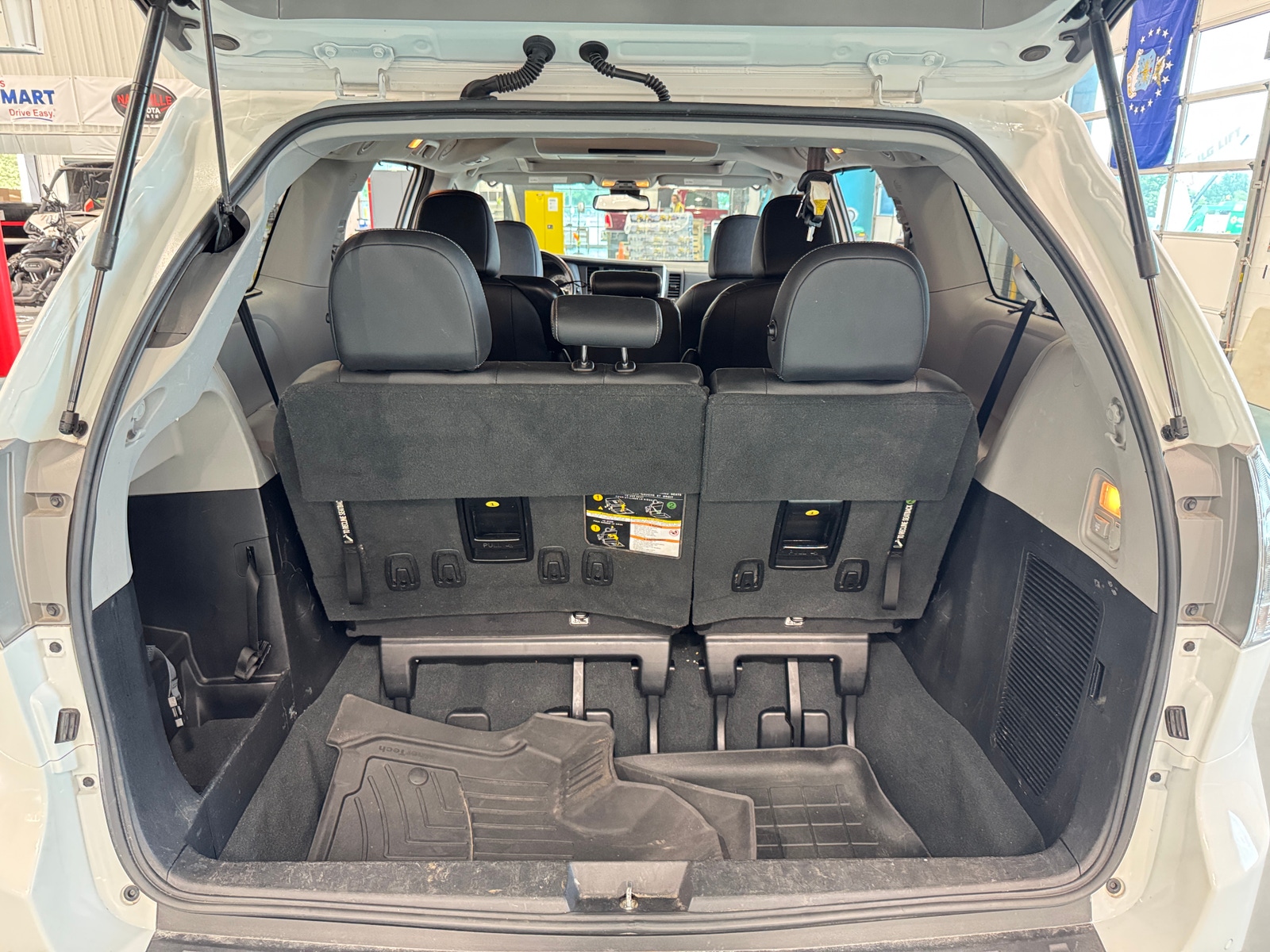 Thumbnail: 2020 Toyota Sienna - 6