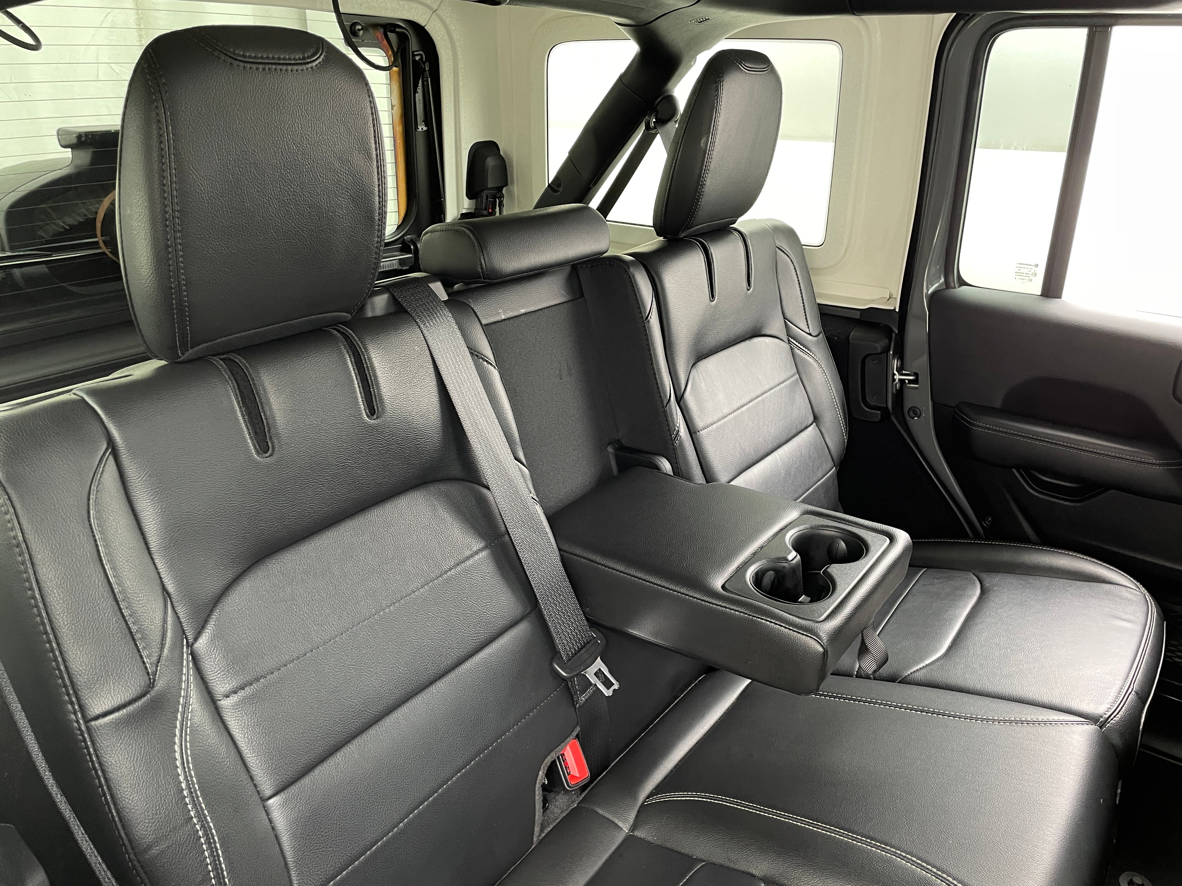2022 Jeep Wrangler Unlimited Sahara 4xe 5