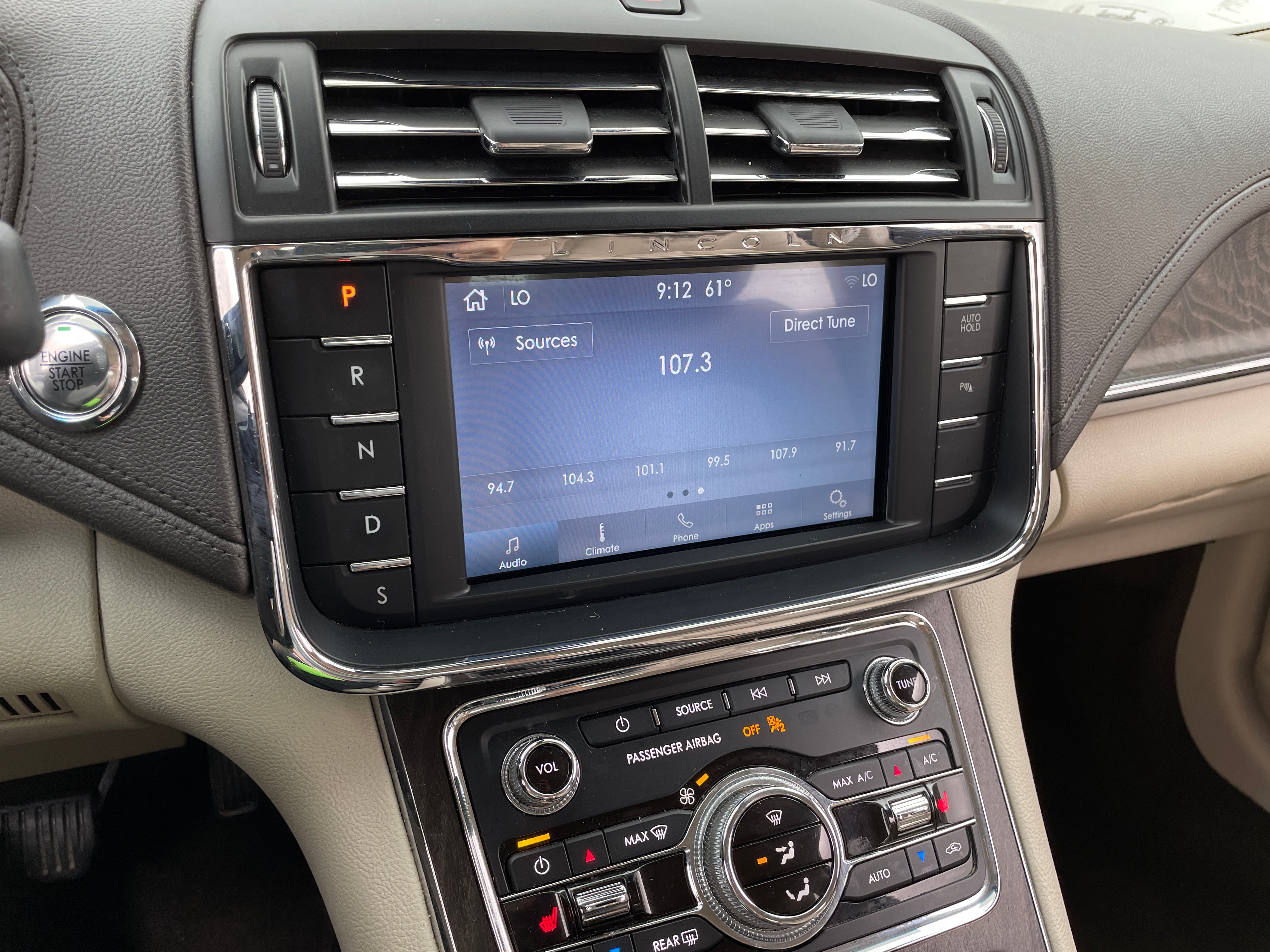 Thumbnail: 2019 Lincoln Continental - 3