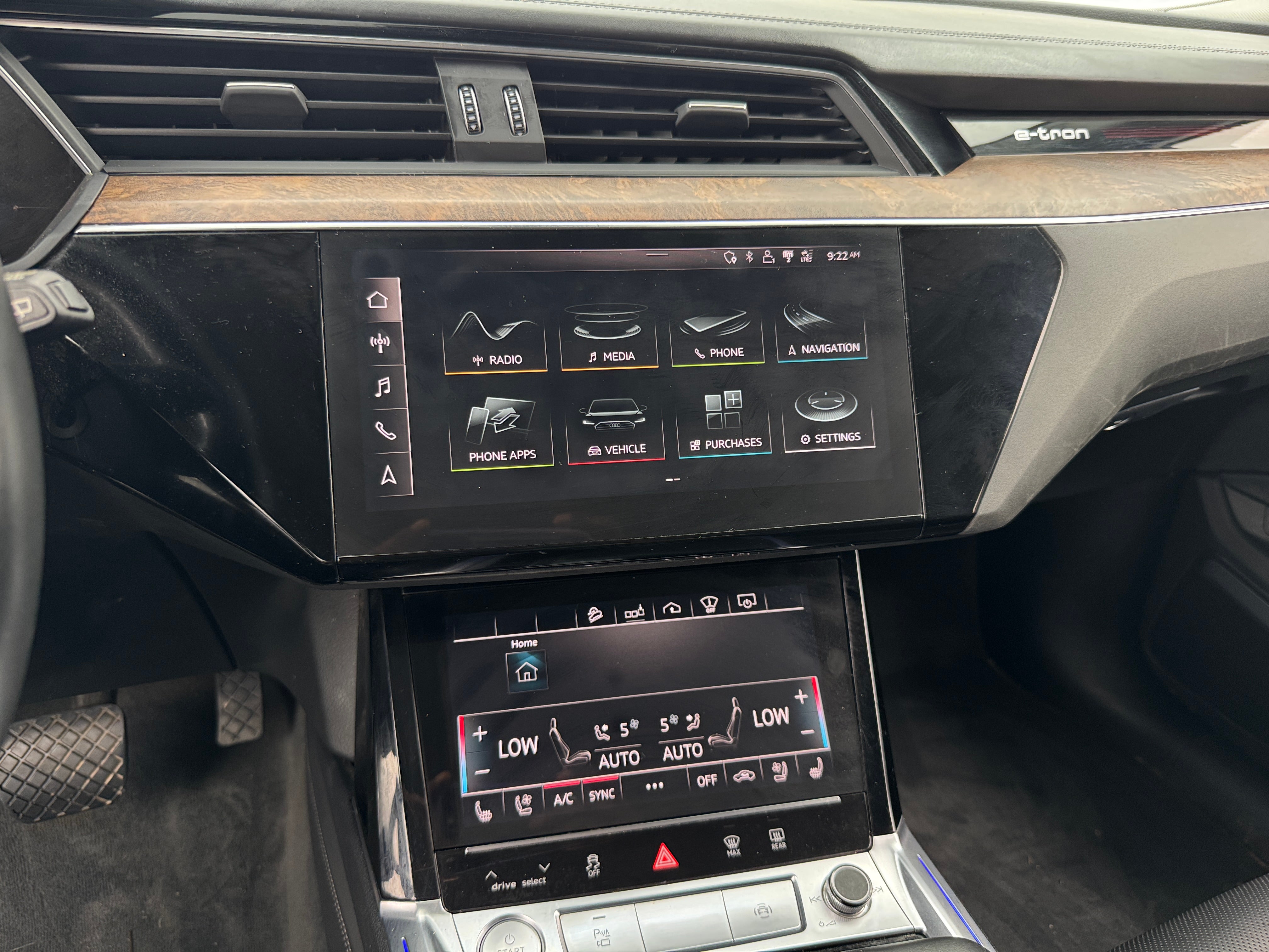 2019 Audi e-tron Prestige 3