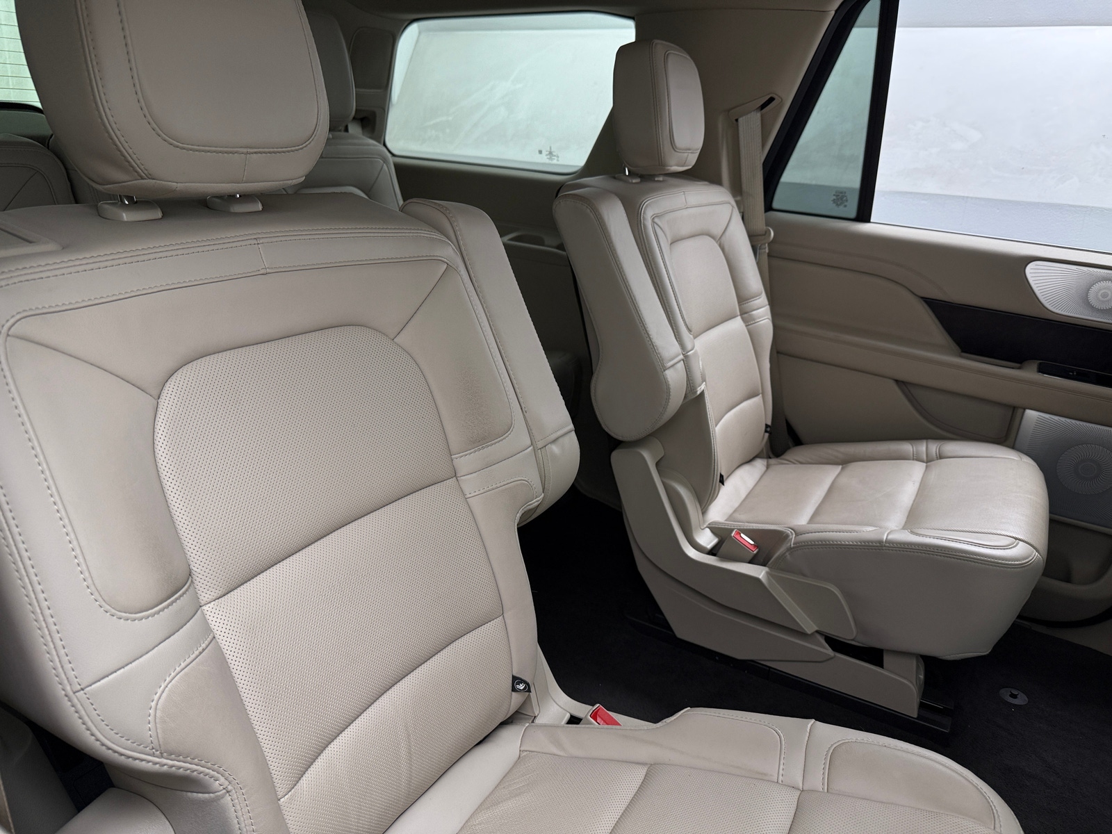 Thumbnail: 2021 Lincoln Navigator - 5