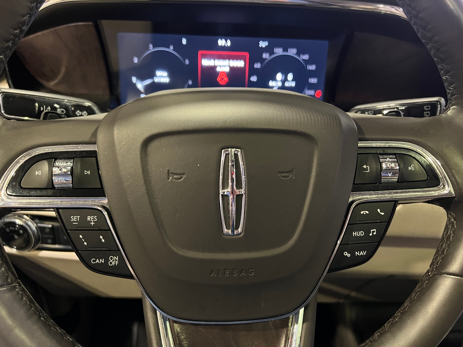 Thumbnail: 2021 Lincoln Navigator - 4