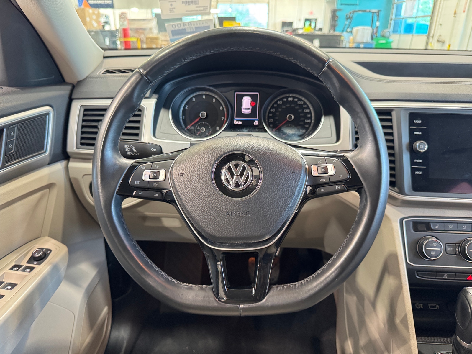 Thumbnail: 2019 Volkswagen Atlas - 4