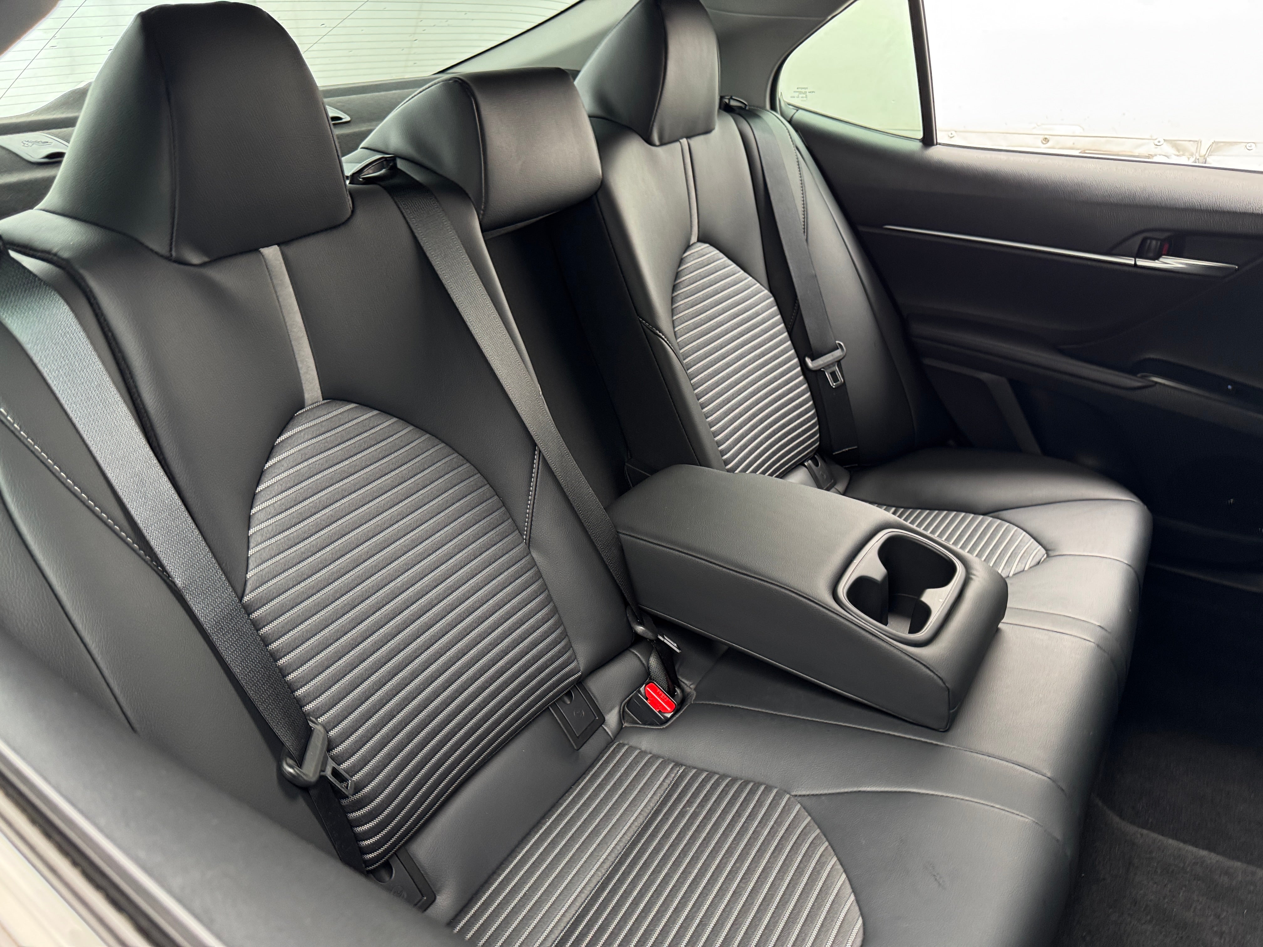 2019 Toyota Camry SE 6