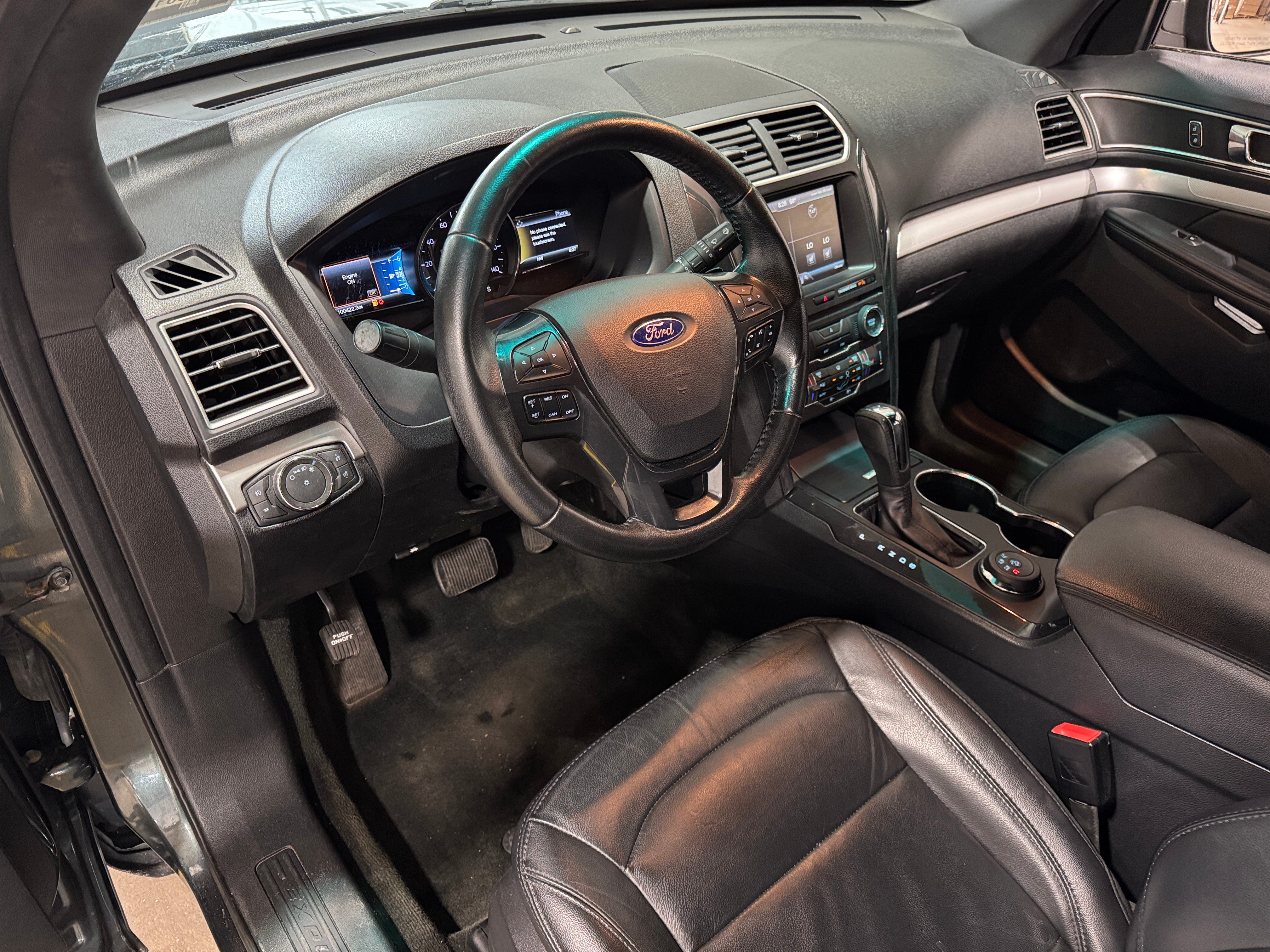 2016 Ford Explorer XLT 2