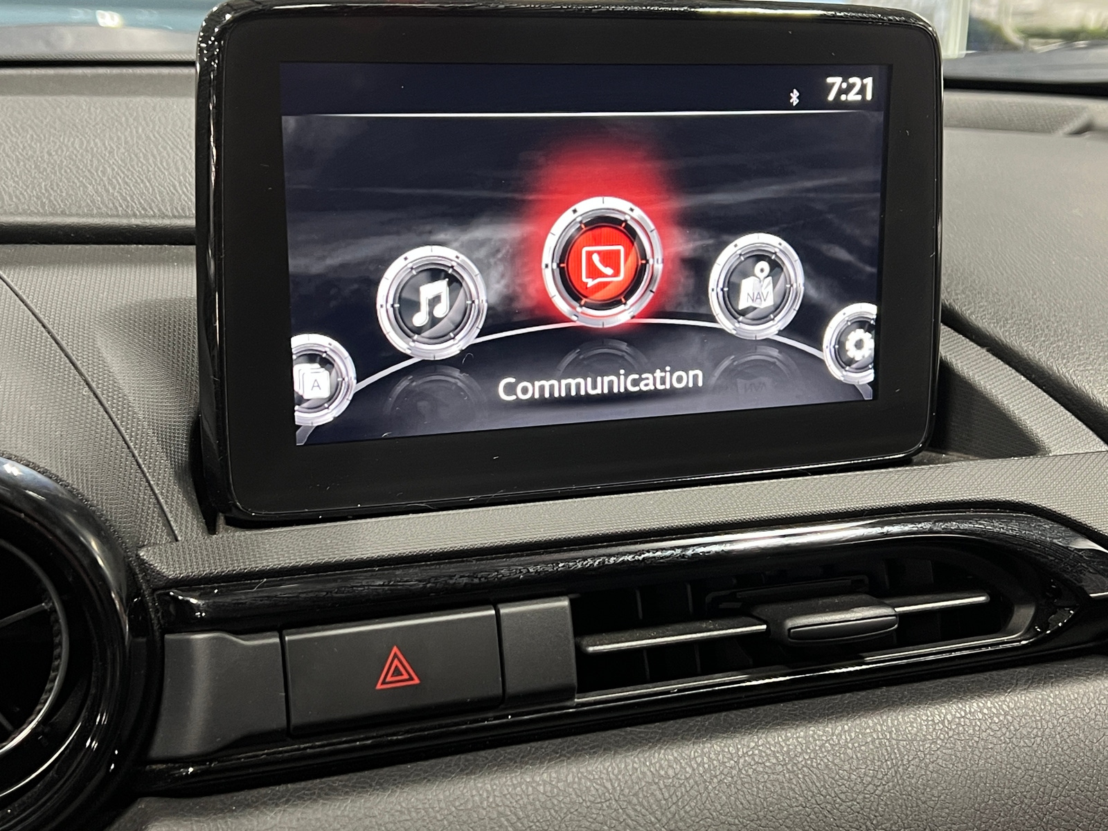 Thumbnail: 2020 Mazda MX-5 Miata - 4